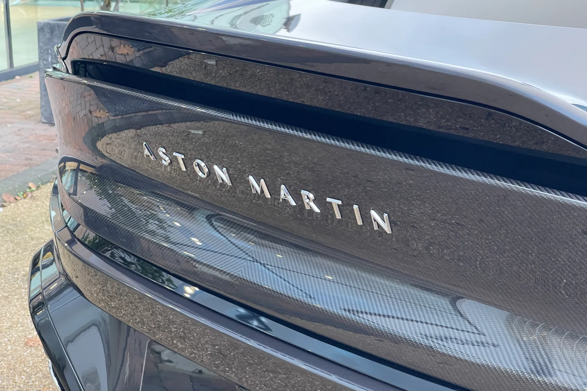 Aston Martin VANQUISH thumbnail image number 8