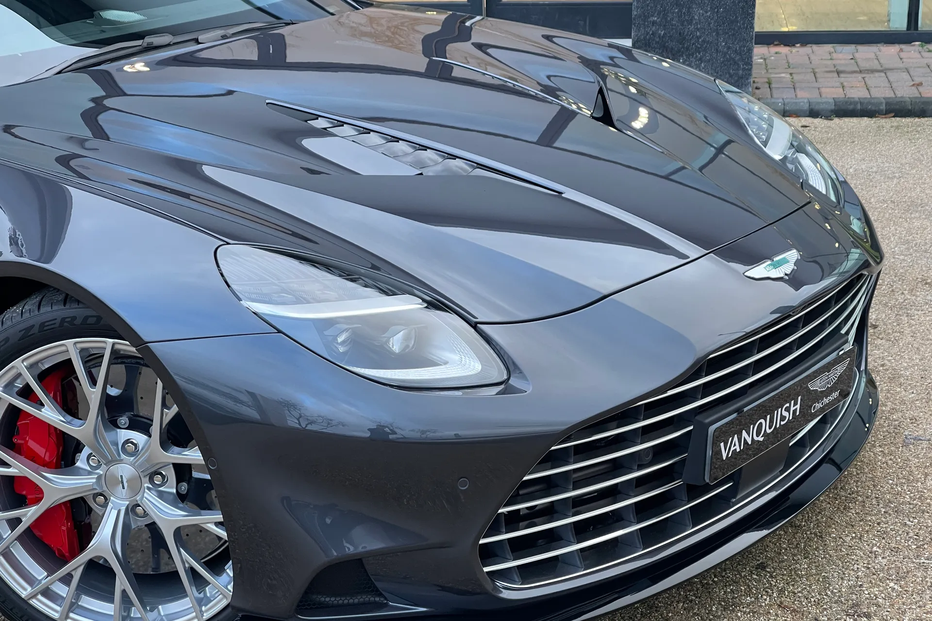 Aston Martin VANQUISH thumbnail image number 13