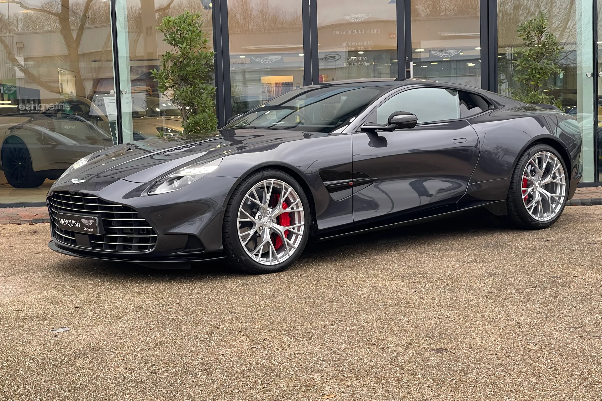 Aston Martin Vanquish thumbnail image number 63