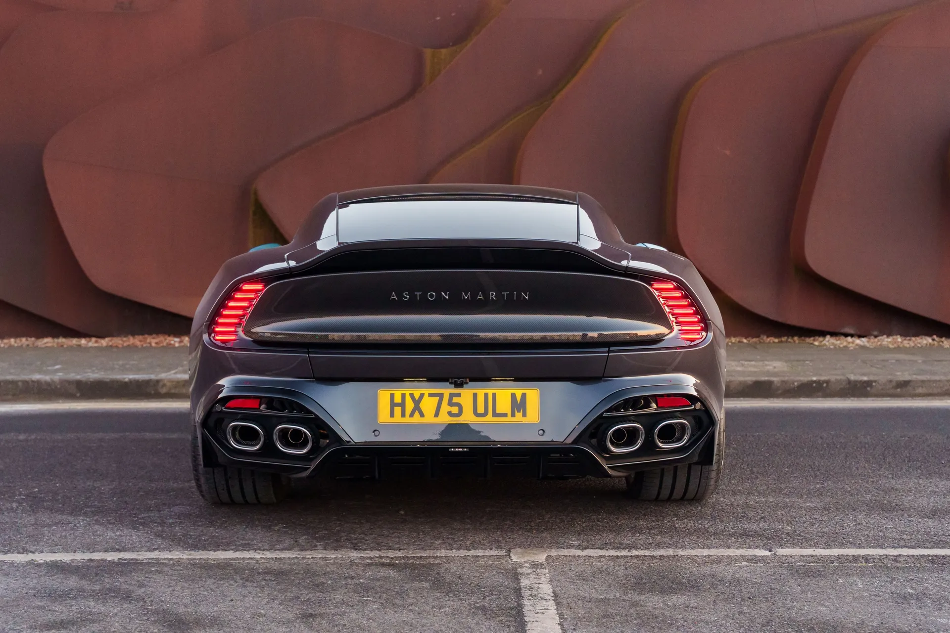 Aston Martin Vanquish thumbnail image number 13