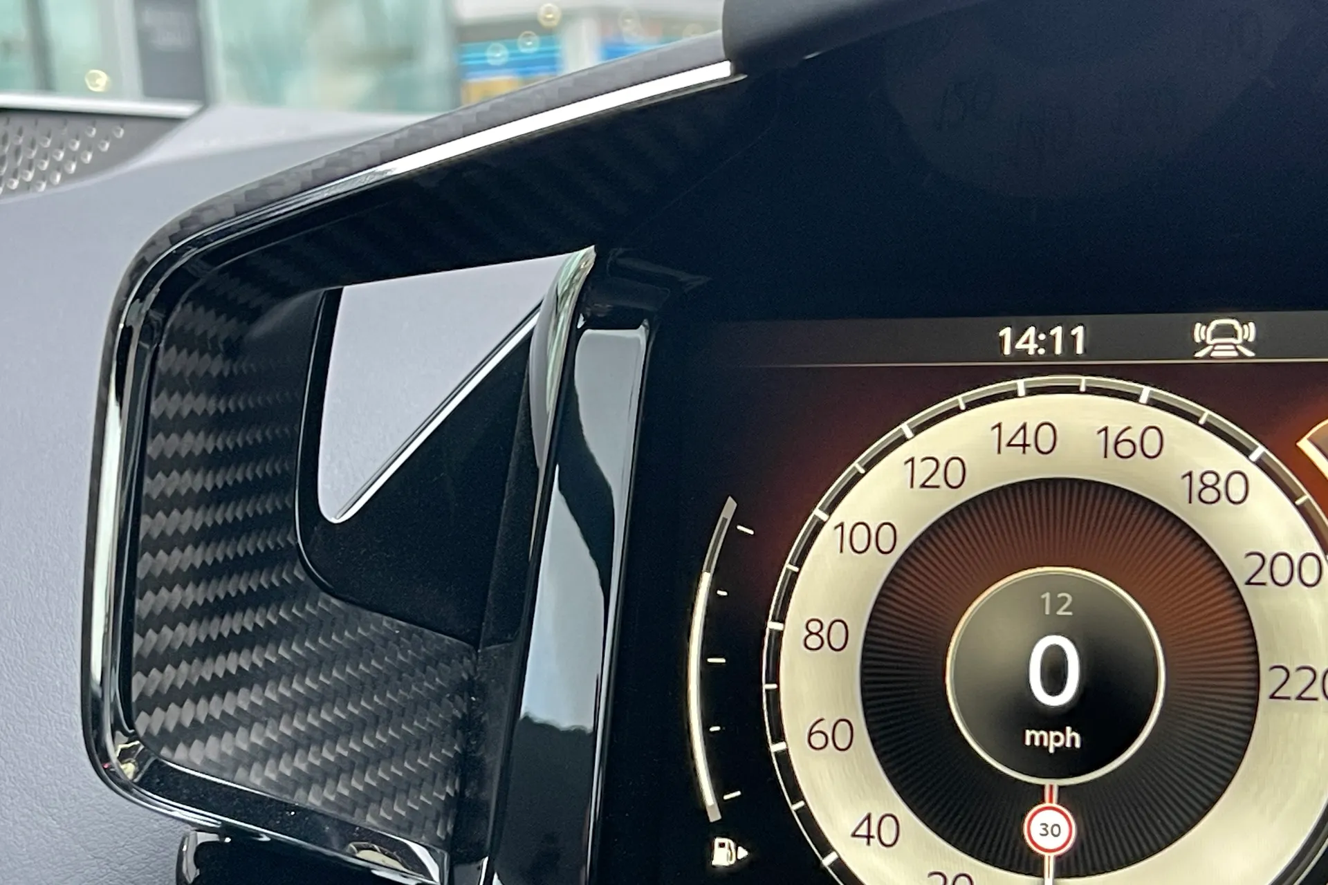 Aston Martin Vanquish thumbnail image number 42