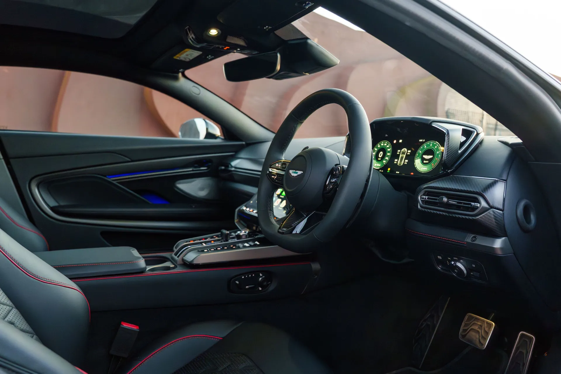 Aston Martin Vanquish thumbnail image number 10