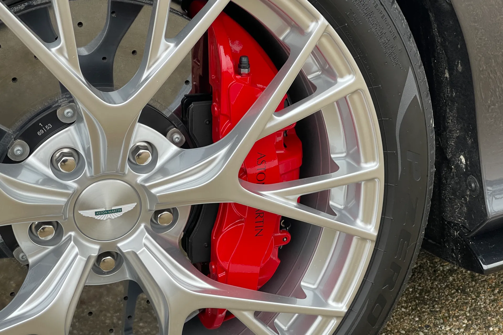 Aston Martin Vanquish thumbnail image number 61