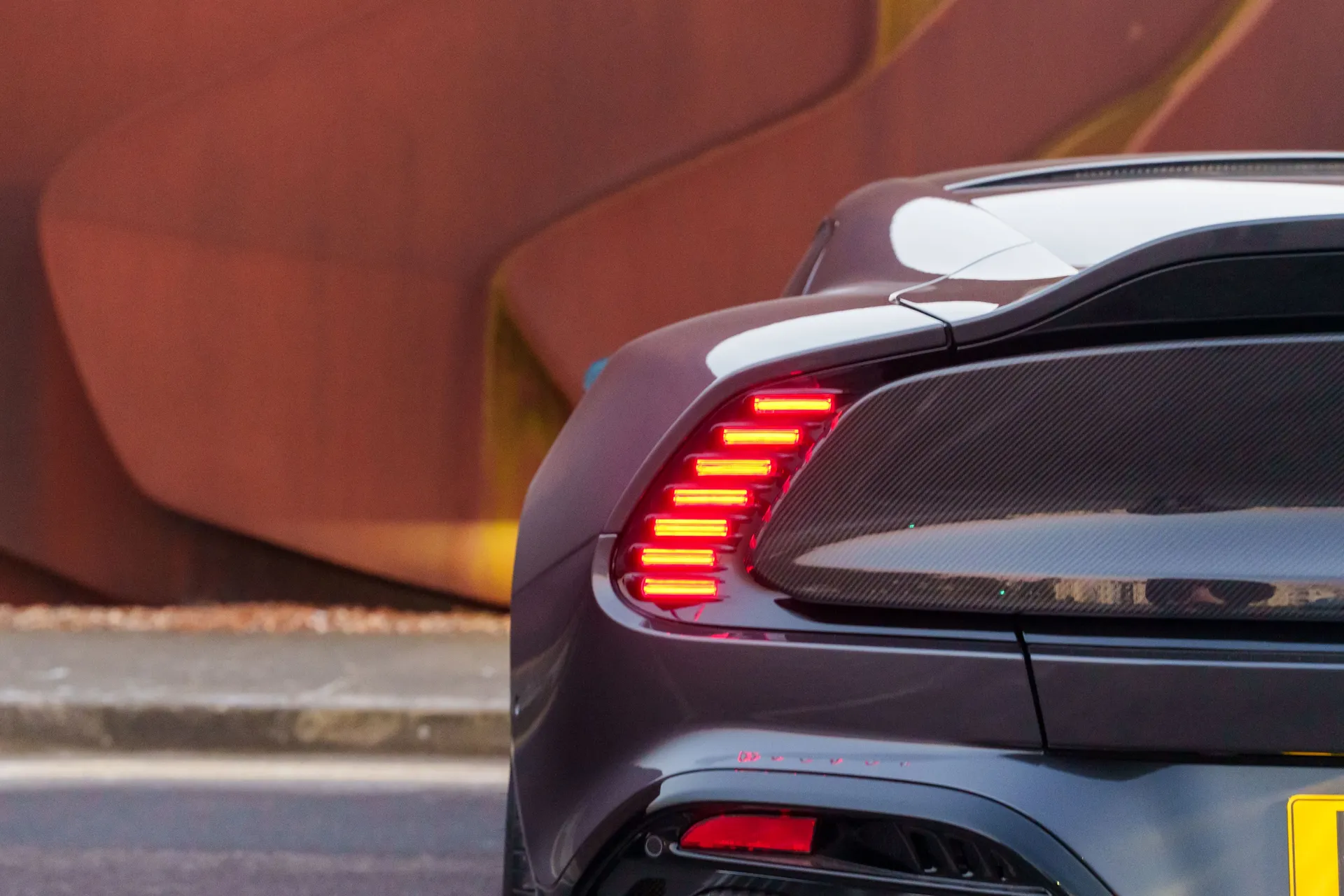 Aston Martin Vanquish thumbnail image number 14