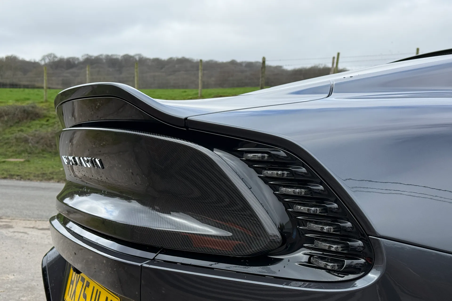 Aston Martin Vanquish thumbnail image number 43