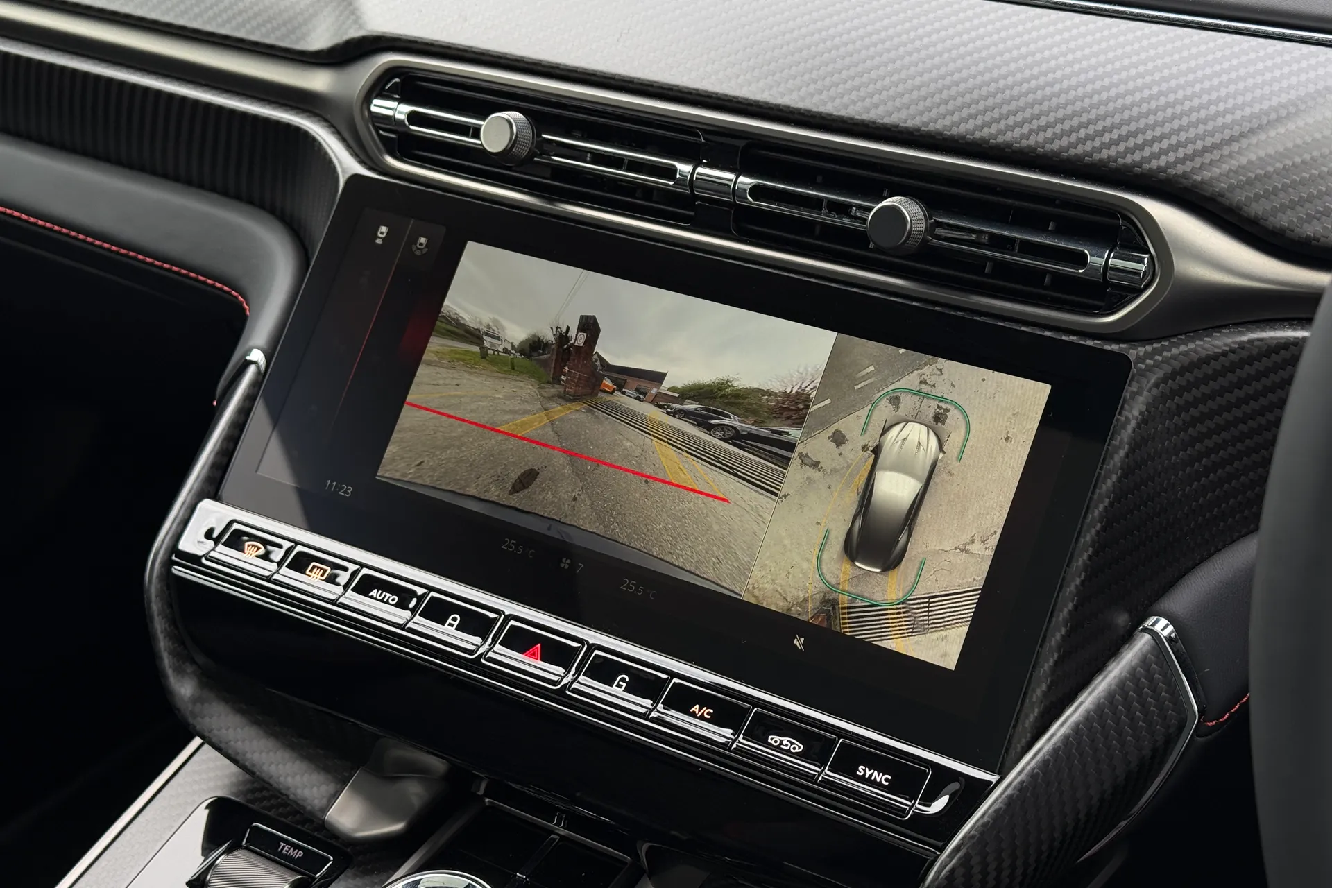 Aston Martin Vanquish thumbnail image number 23