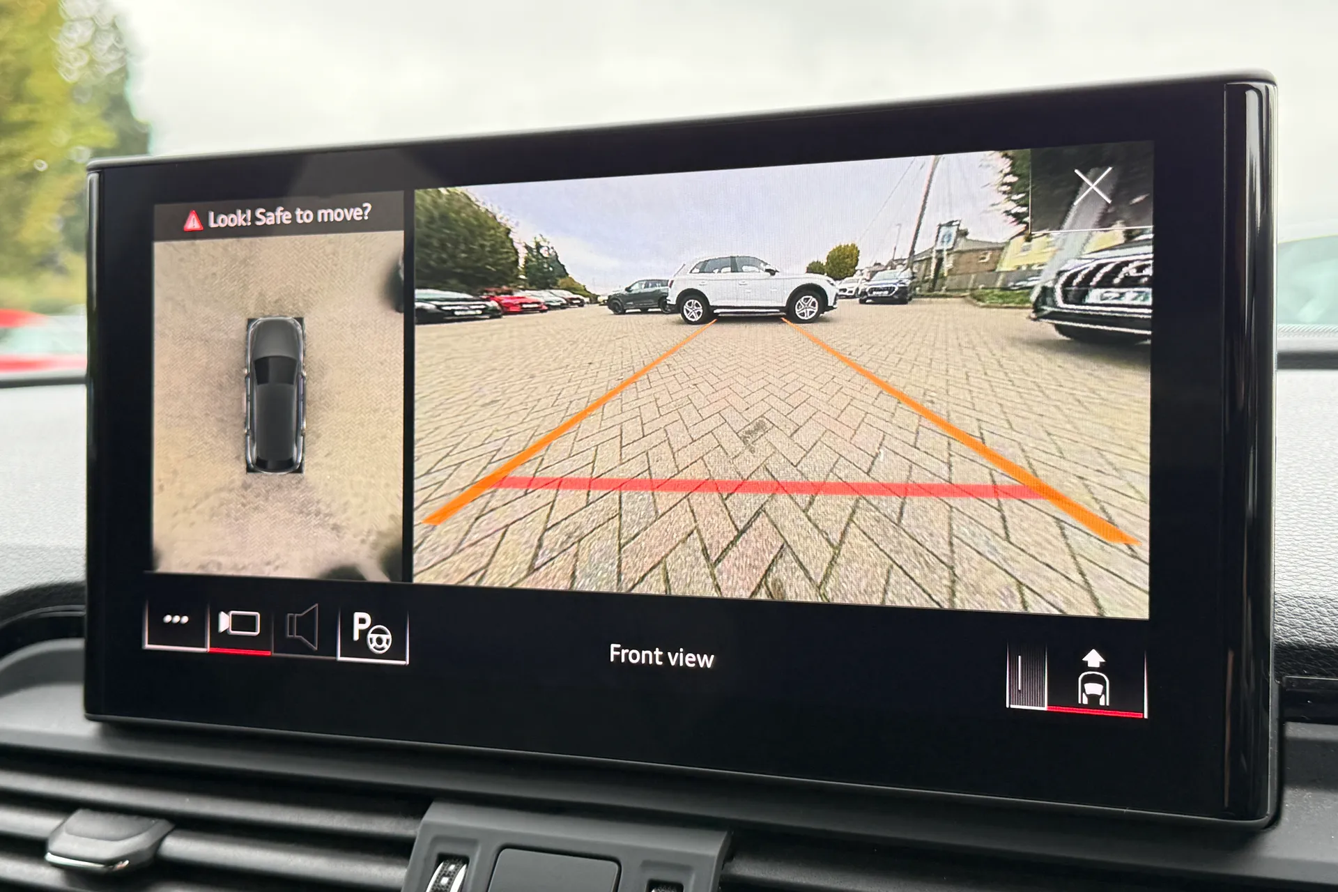 Audi Q5 thumbnail image number 10