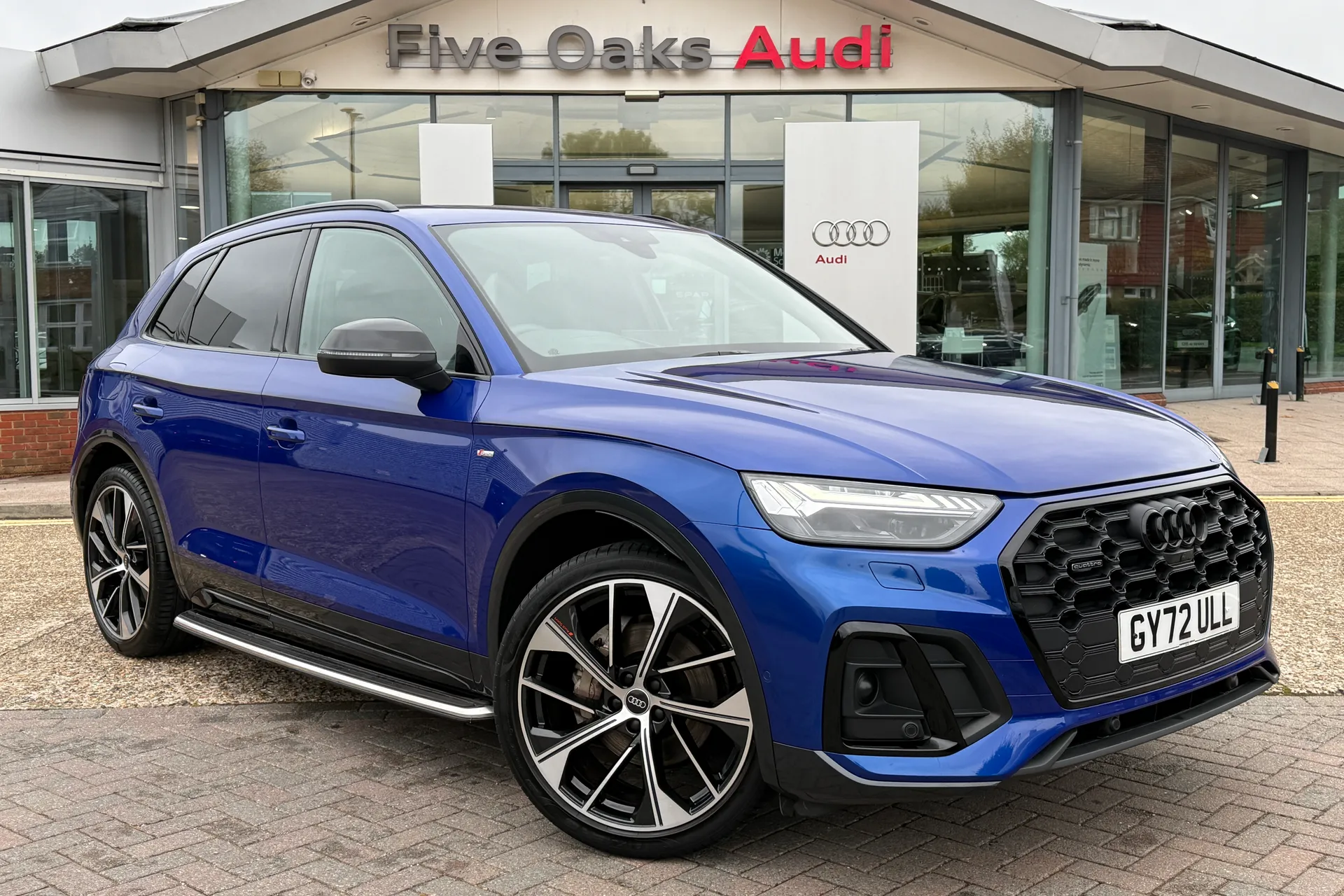 Audi Q5 focused image