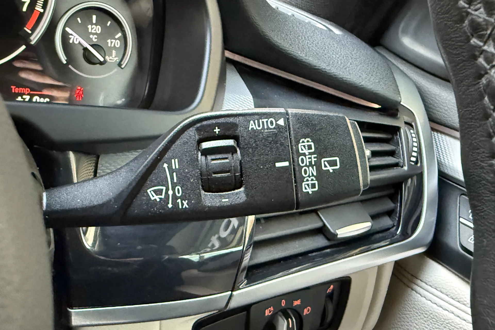 BMW X5 thumbnail image number 31