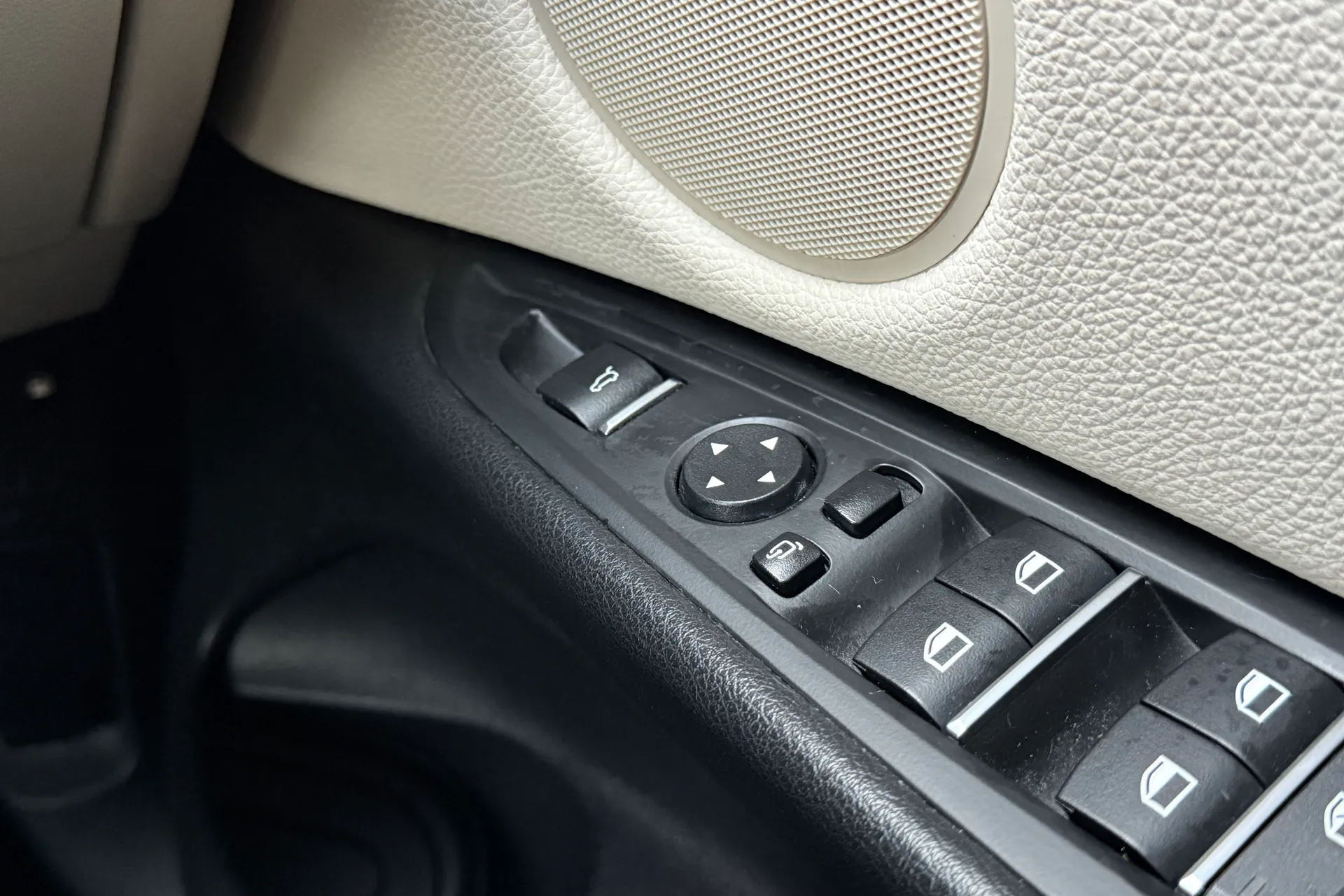 BMW X5 thumbnail image number 25