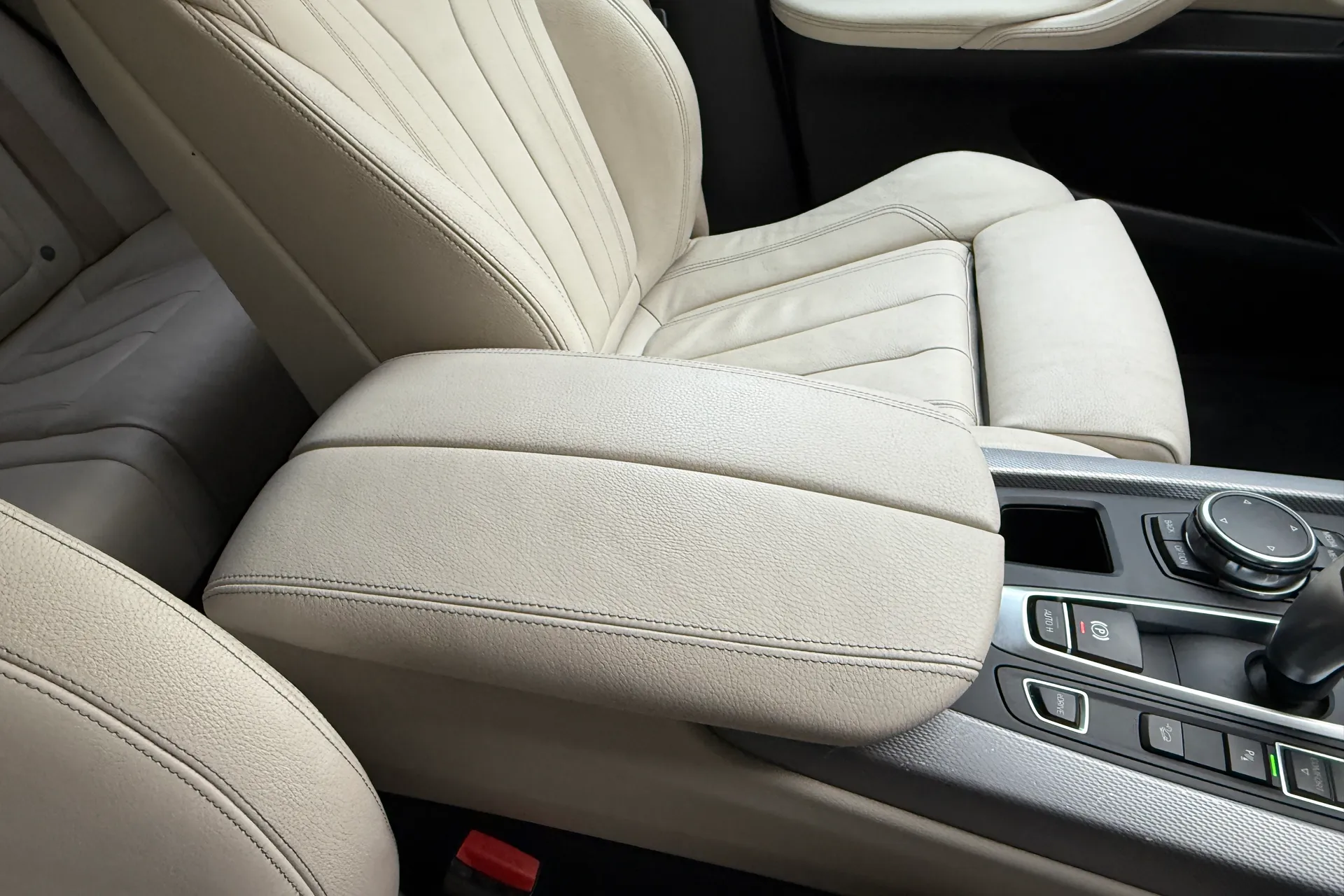 BMW X5 thumbnail image number 33