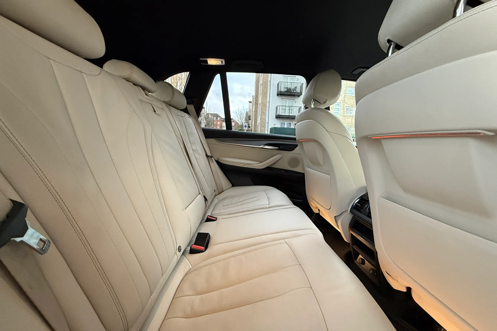 BMW X5 thumbnail image number 43