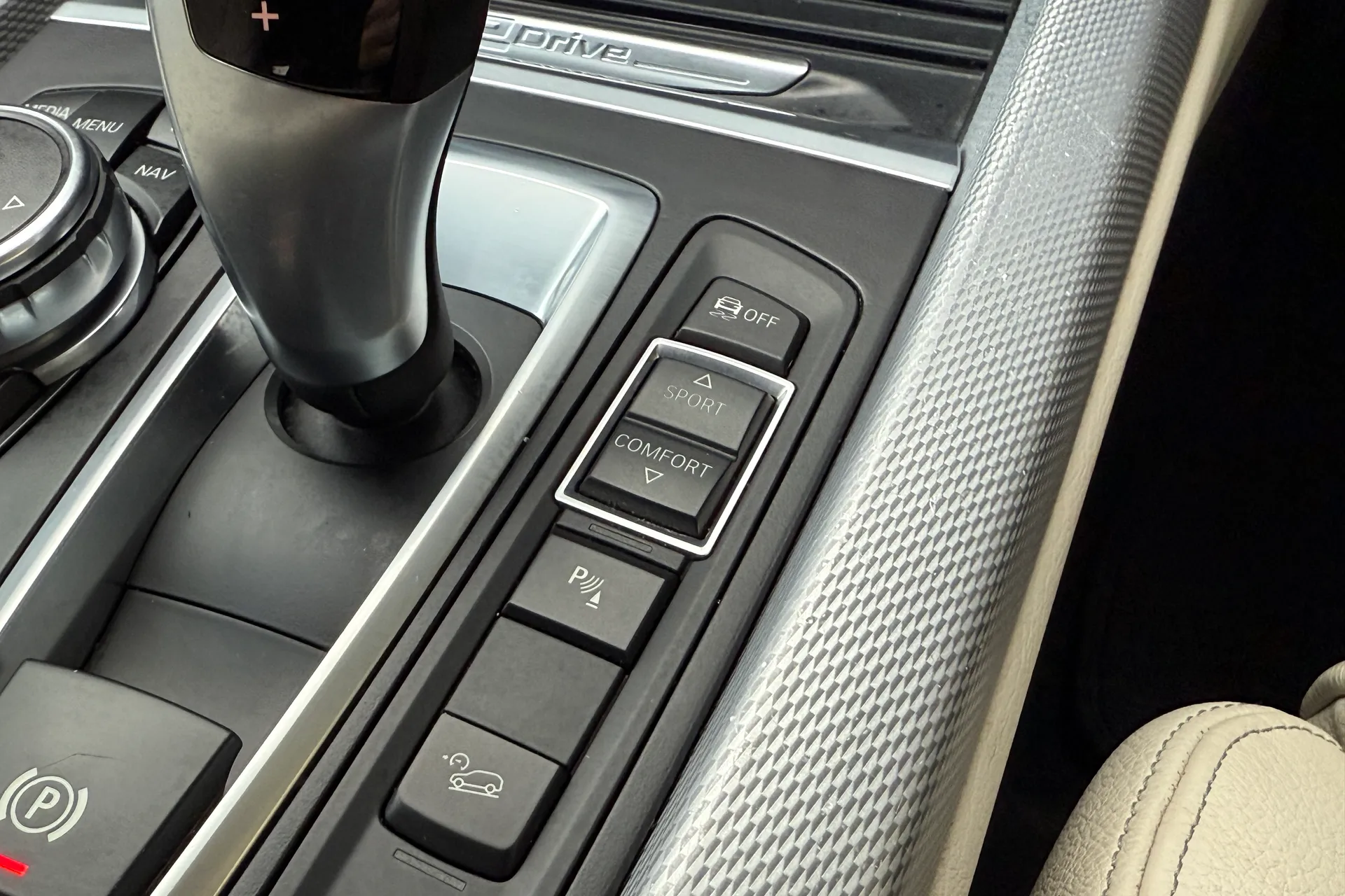 BMW X5 thumbnail image number 17