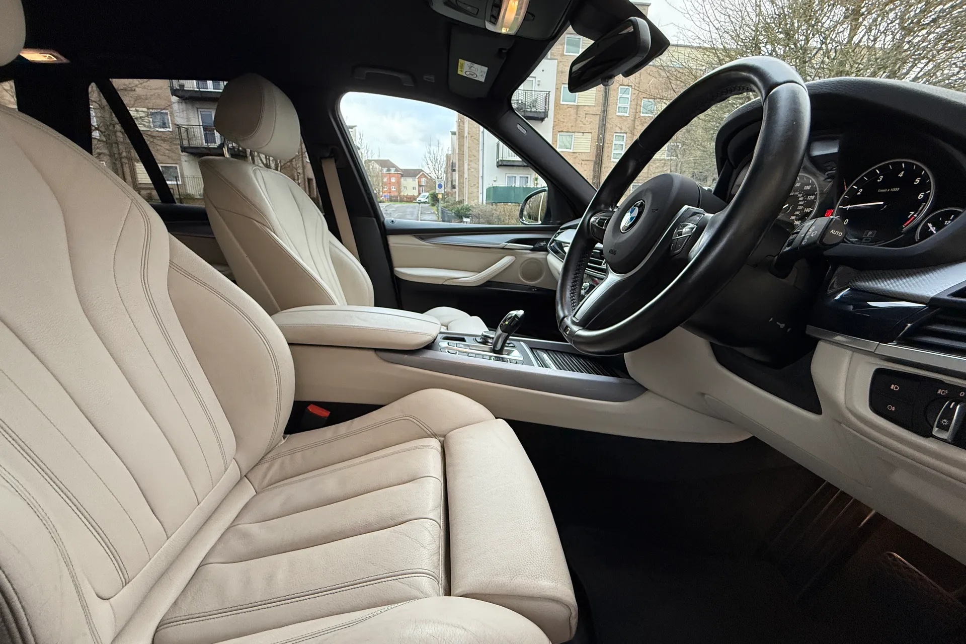 BMW X5 thumbnail image number 38