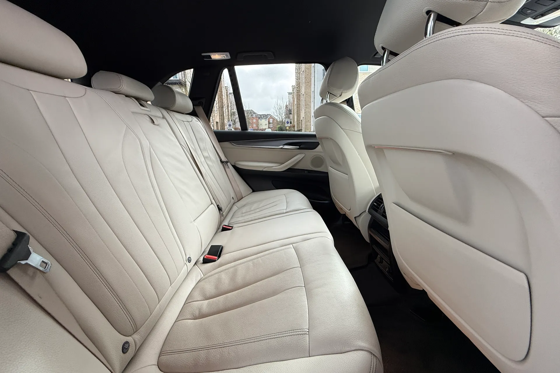 BMW X5 thumbnail image number 44