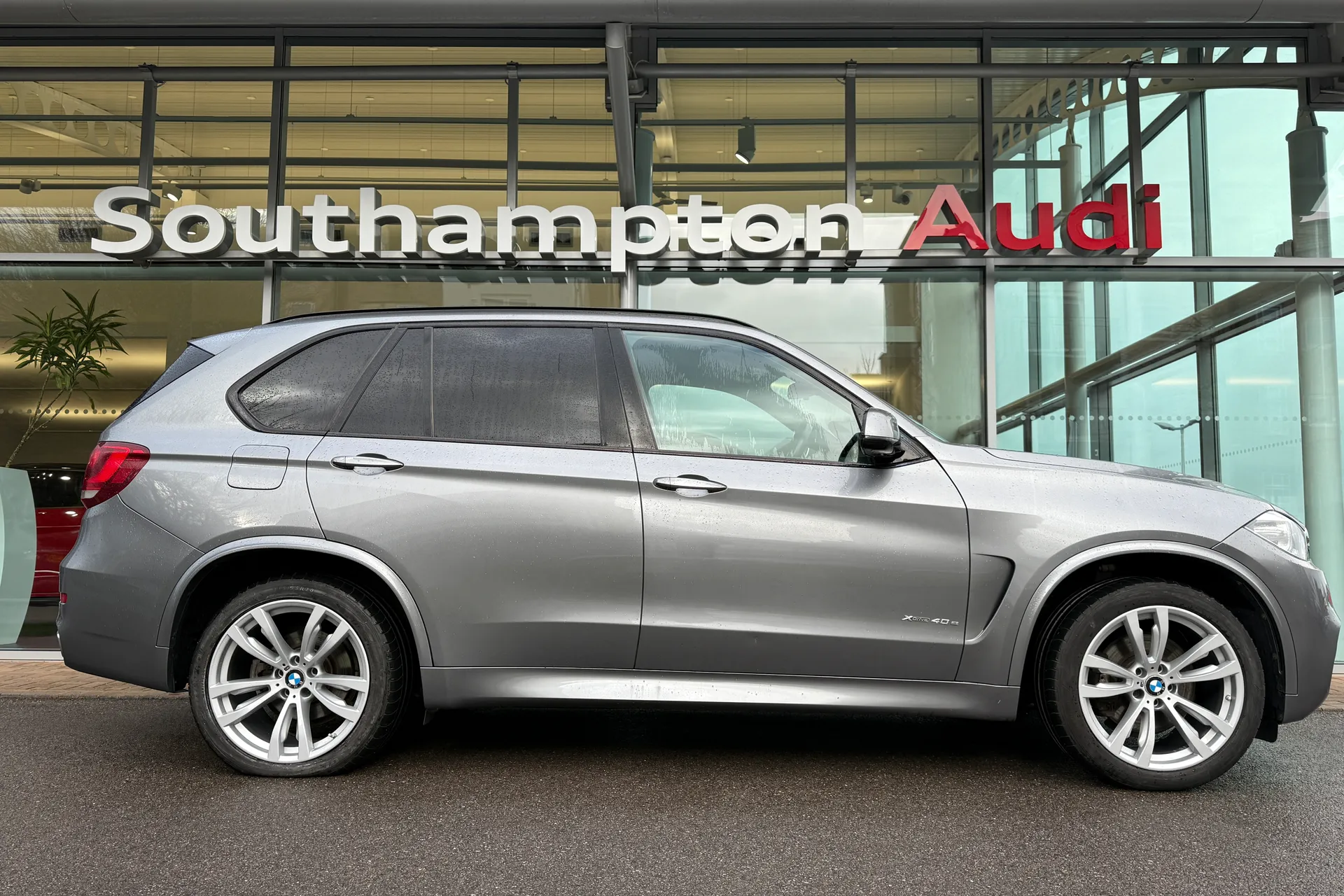BMW X5 thumbnail image number 2