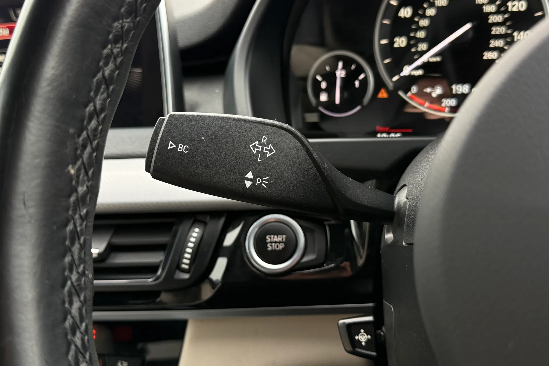 BMW X5 thumbnail image number 15