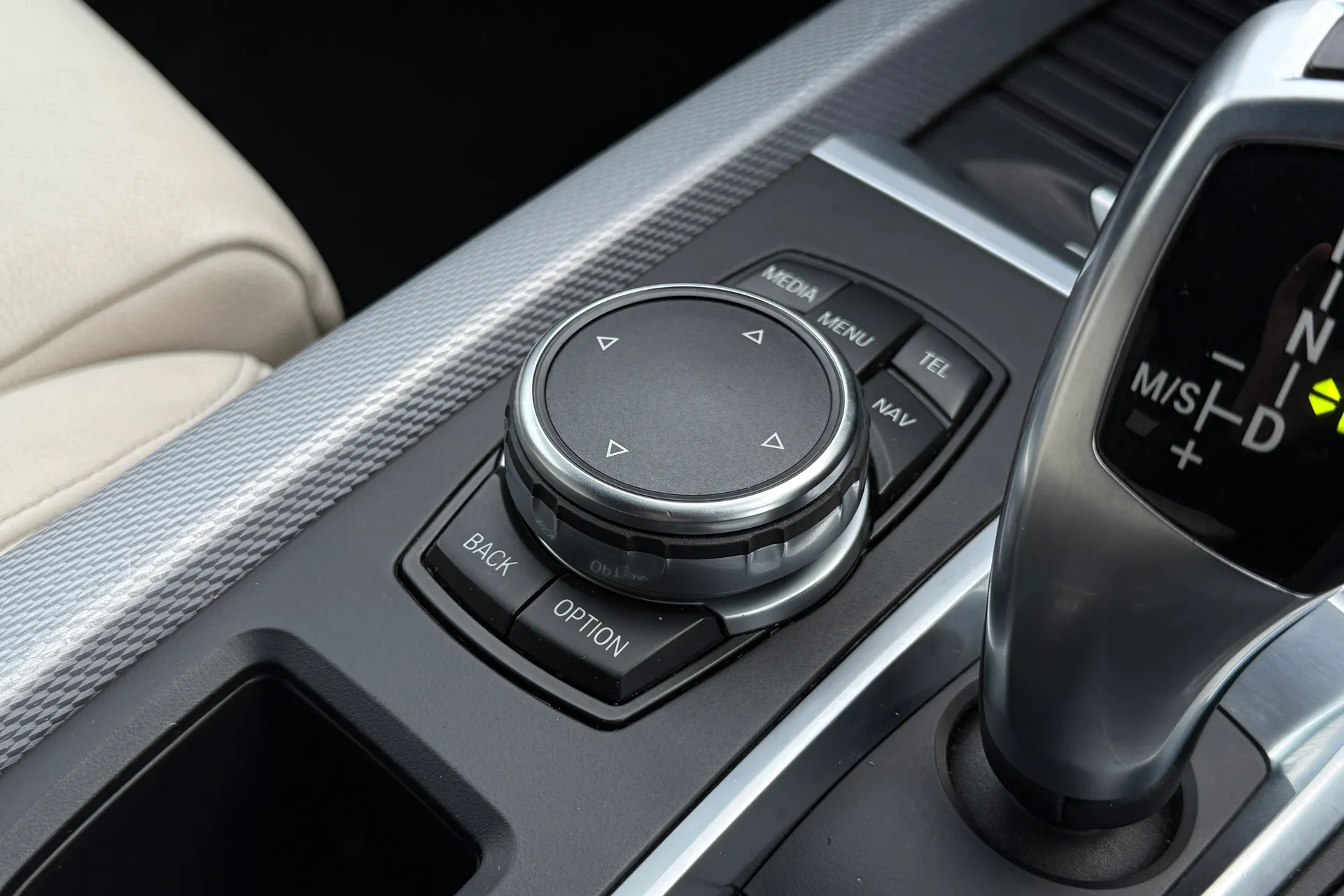 BMW X5 thumbnail image number 25