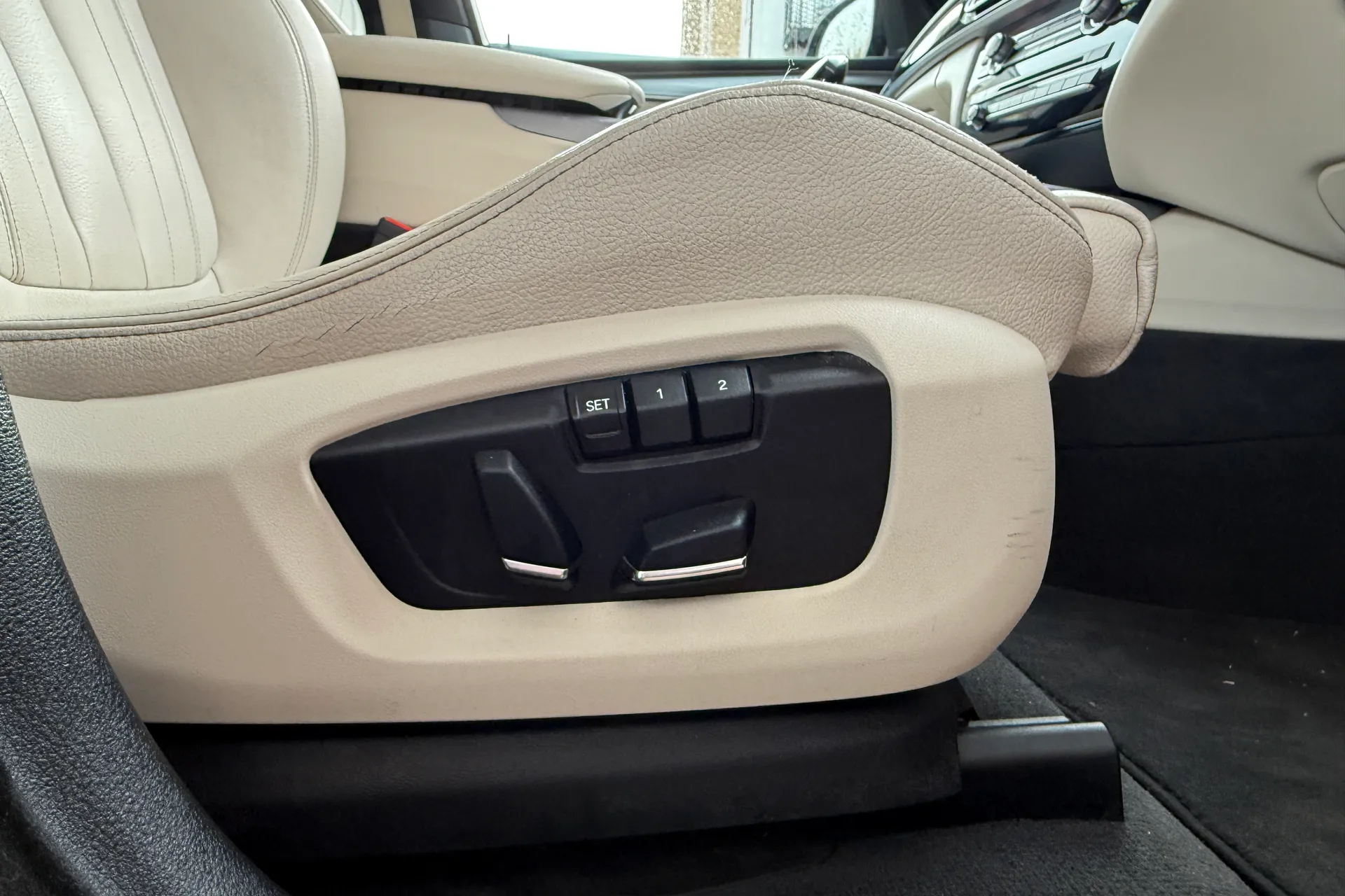 BMW X5 thumbnail image number 38