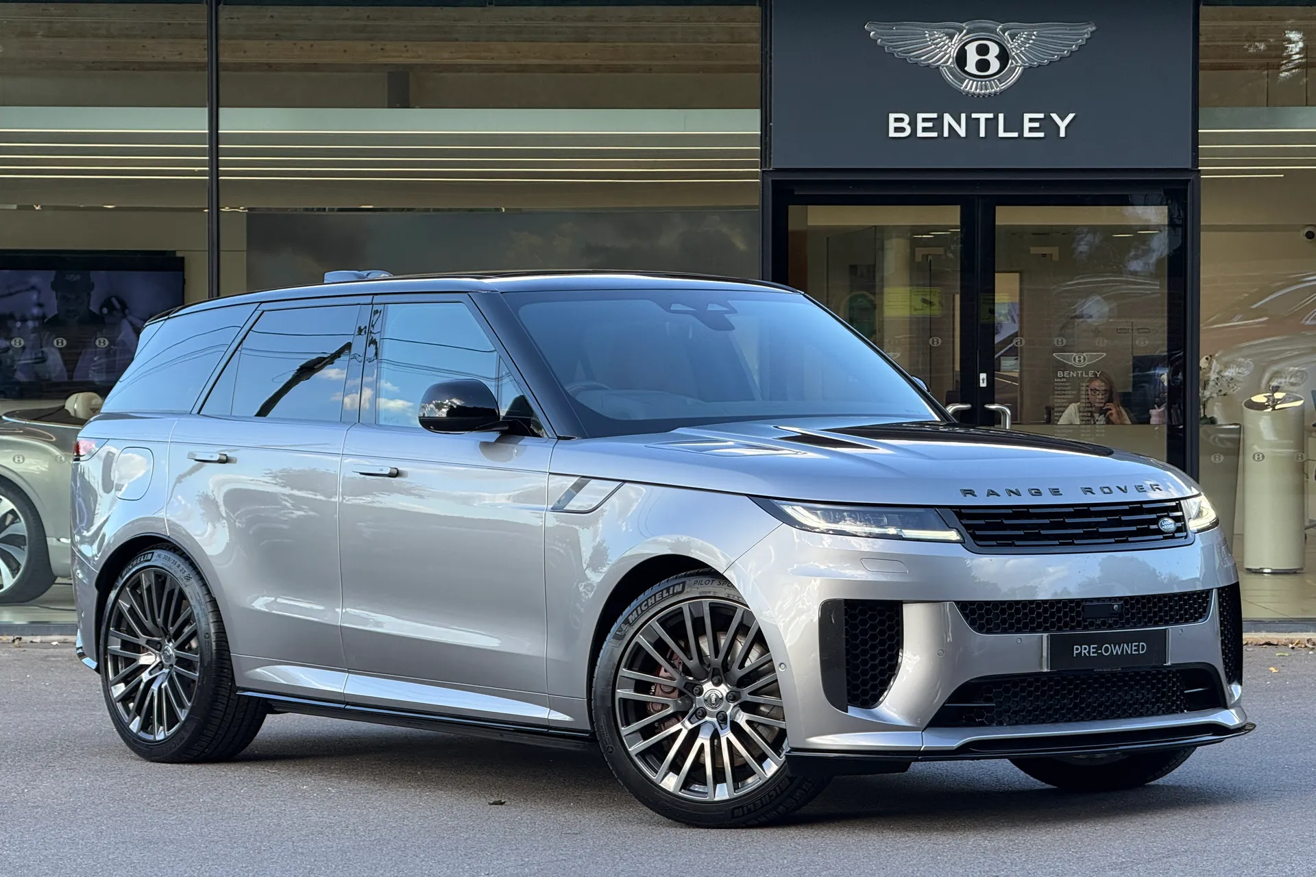 LAND ROVER RANGE ROVER SPORT focused image