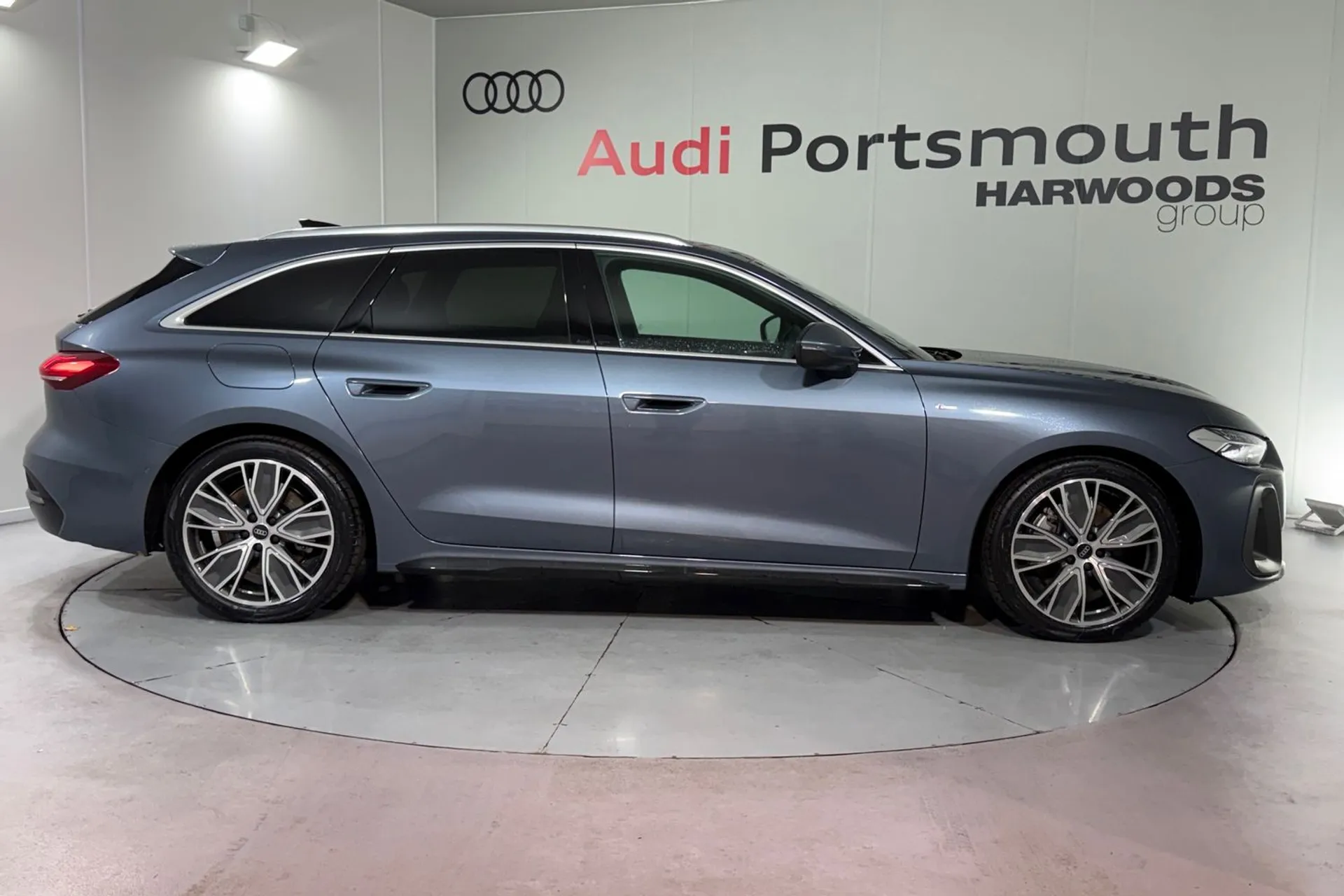 Audi A5 thumbnail image number 2