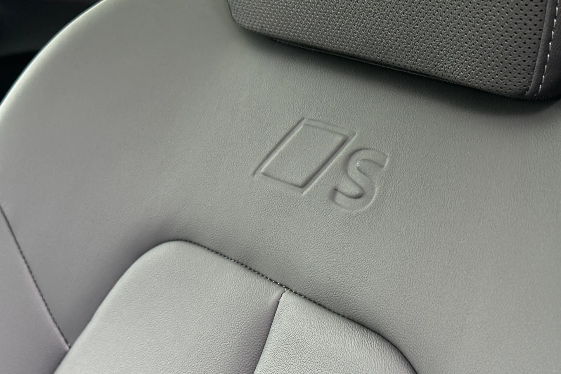 Audi A5 thumbnail image number 36