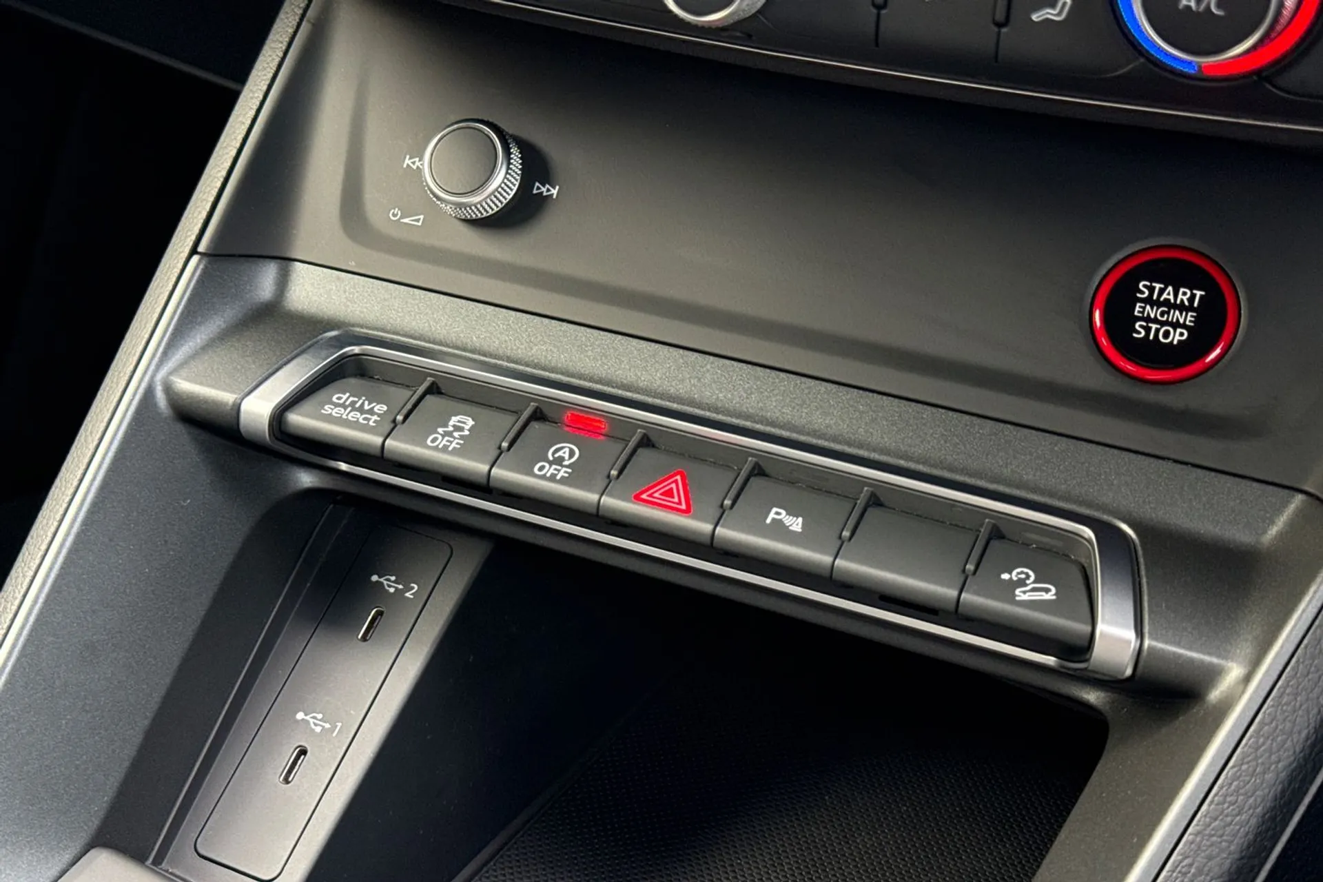 Audi RS Q3 thumbnail image number 37