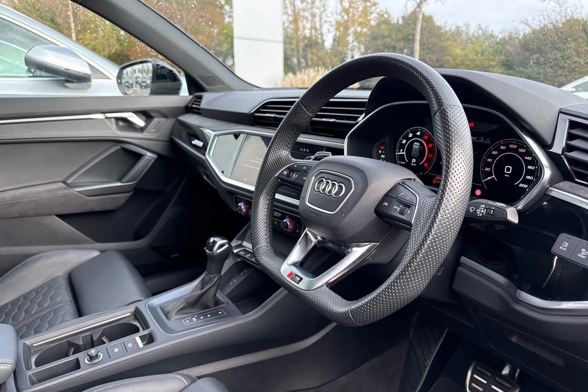 Audi RS Q3 thumbnail image number 27