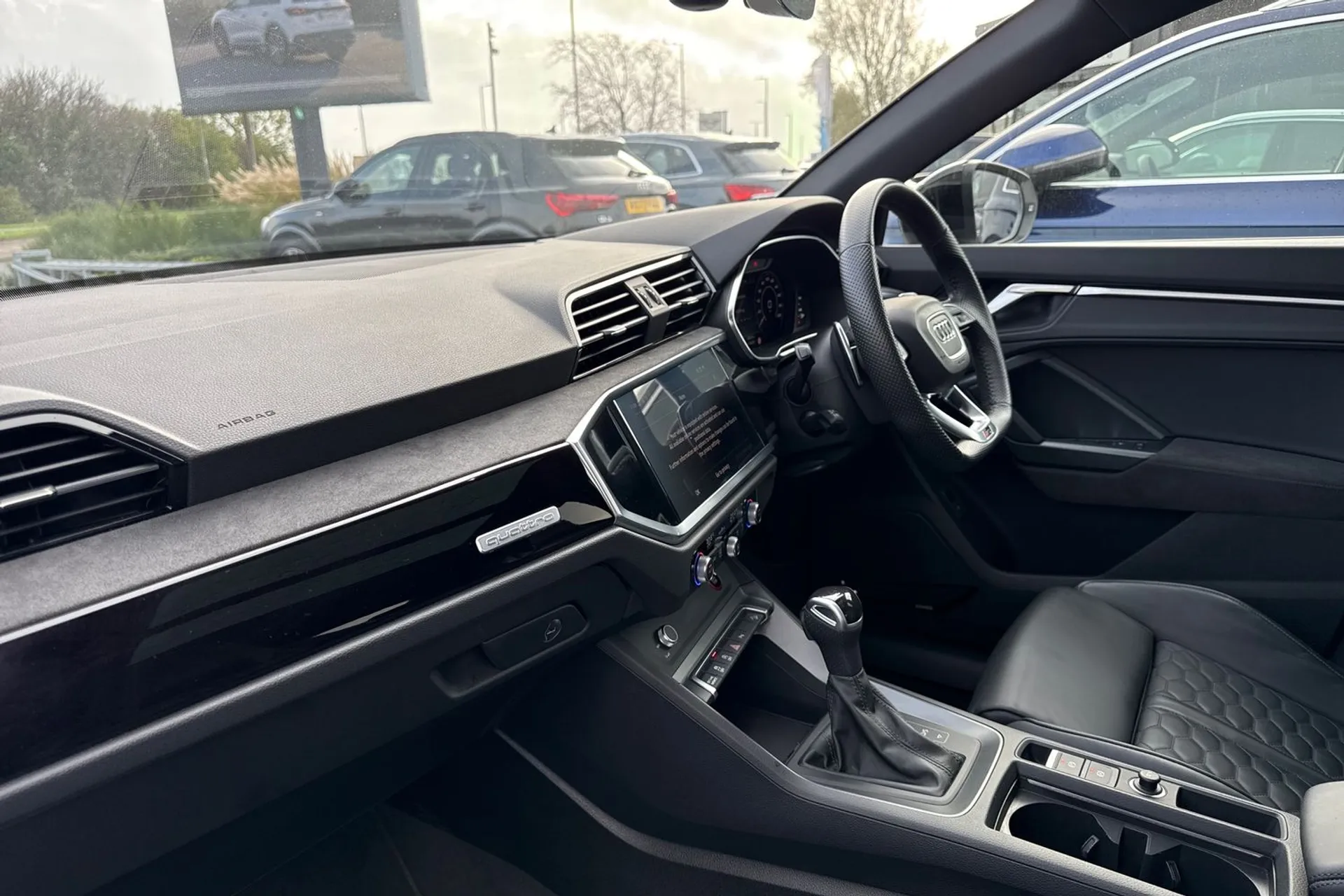 Audi RS Q3 thumbnail image number 28