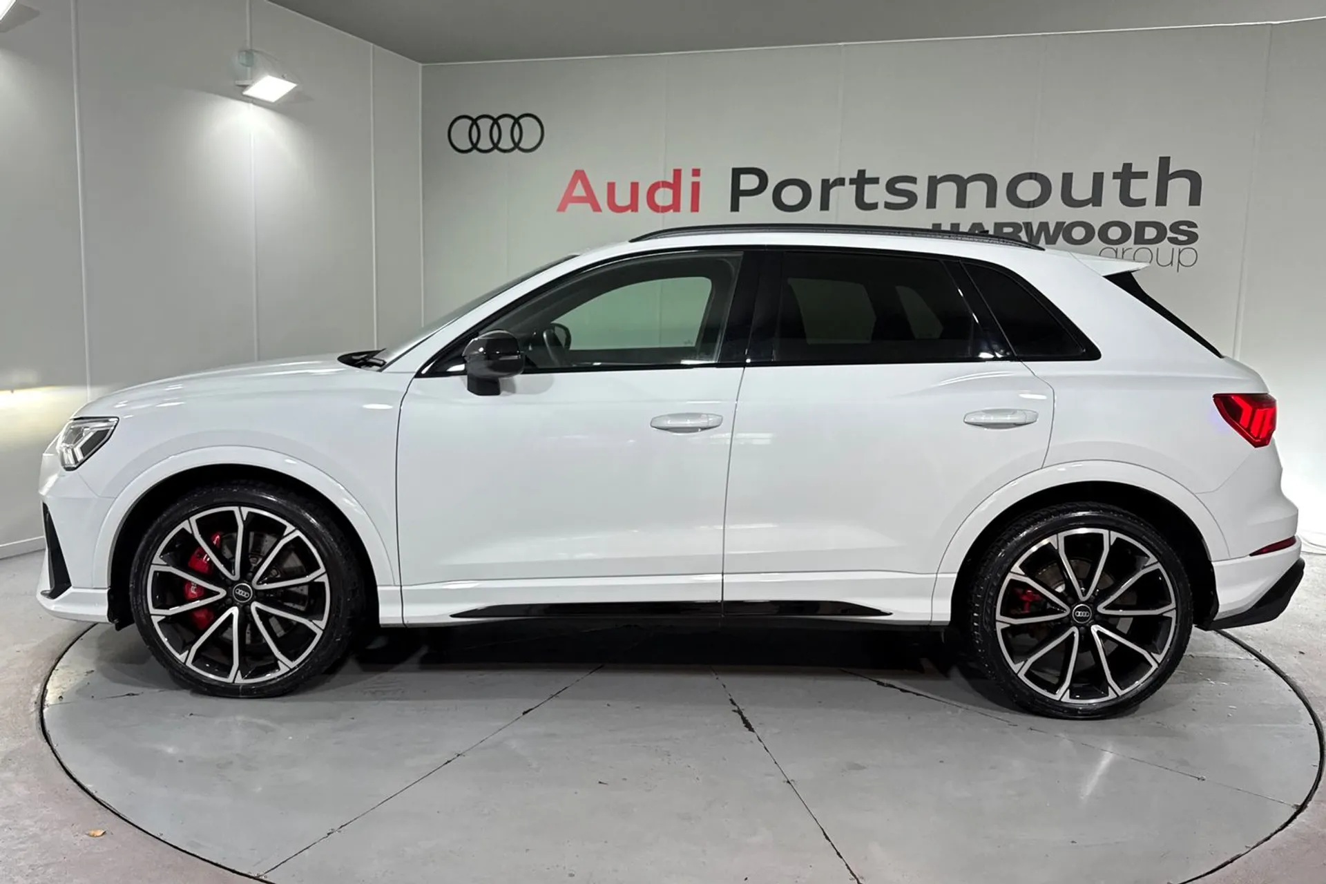 Audi RS Q3 thumbnail image number 12
