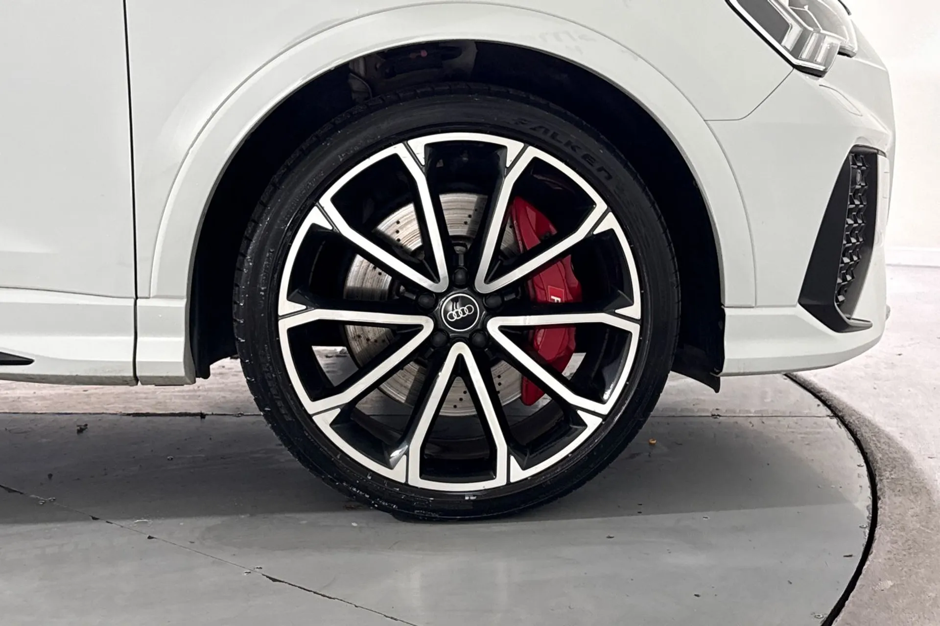 Audi RS Q3 thumbnail image number 13