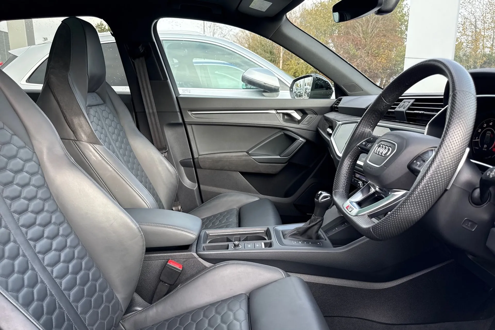 Audi RS Q3 thumbnail image number 26