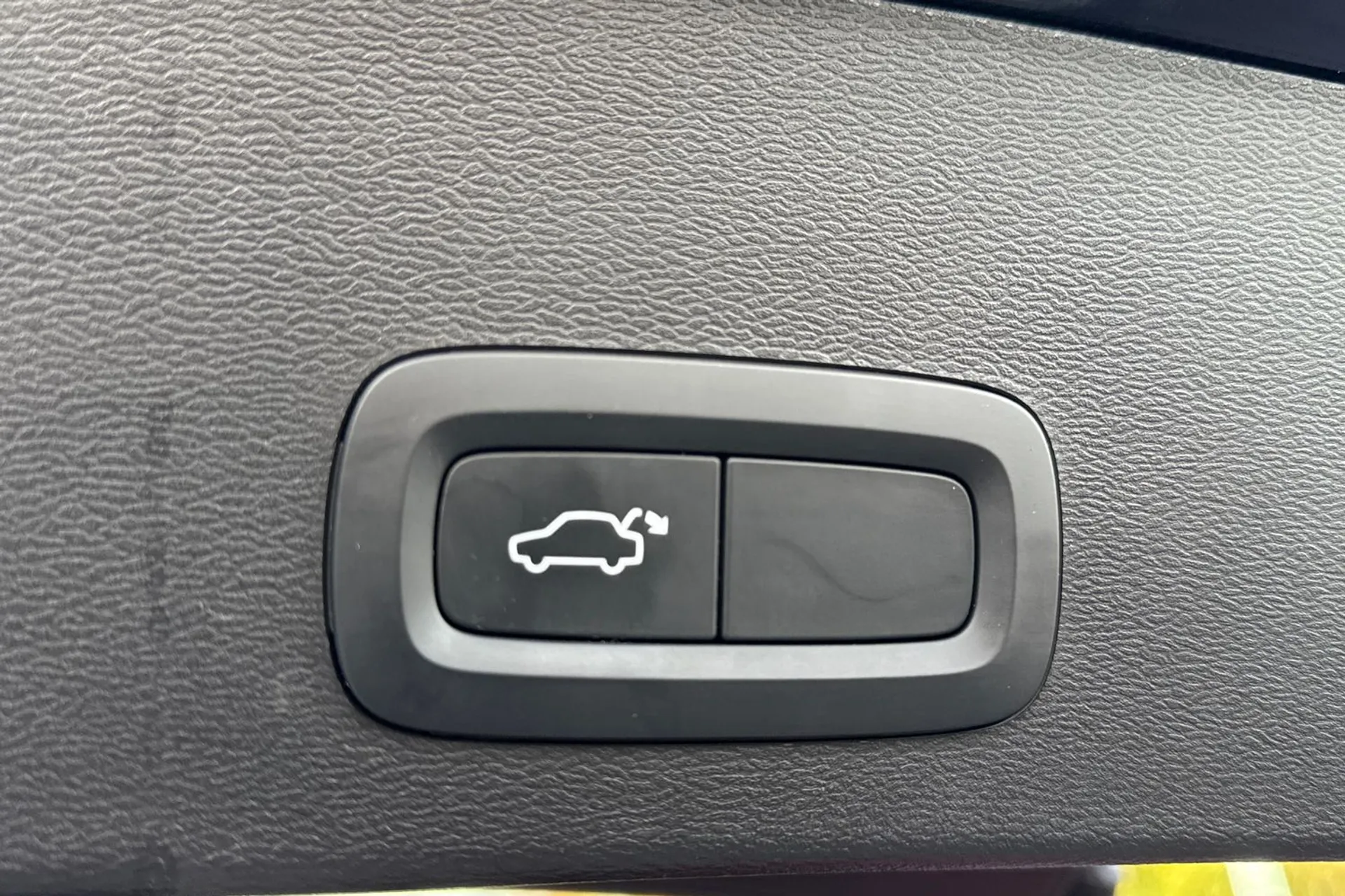 Volvo XC40 thumbnail image number 21