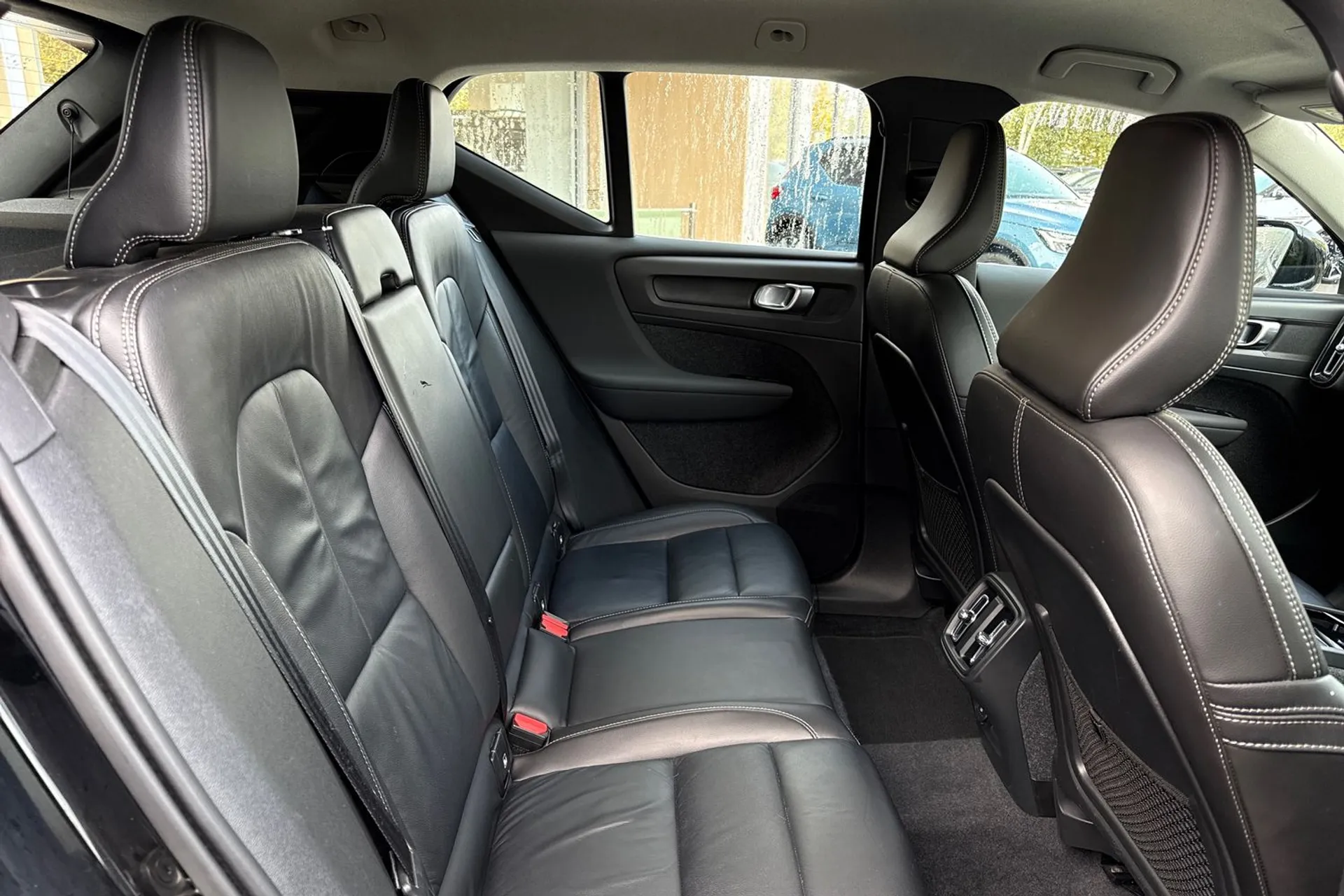 Volvo XC40 thumbnail image number 23