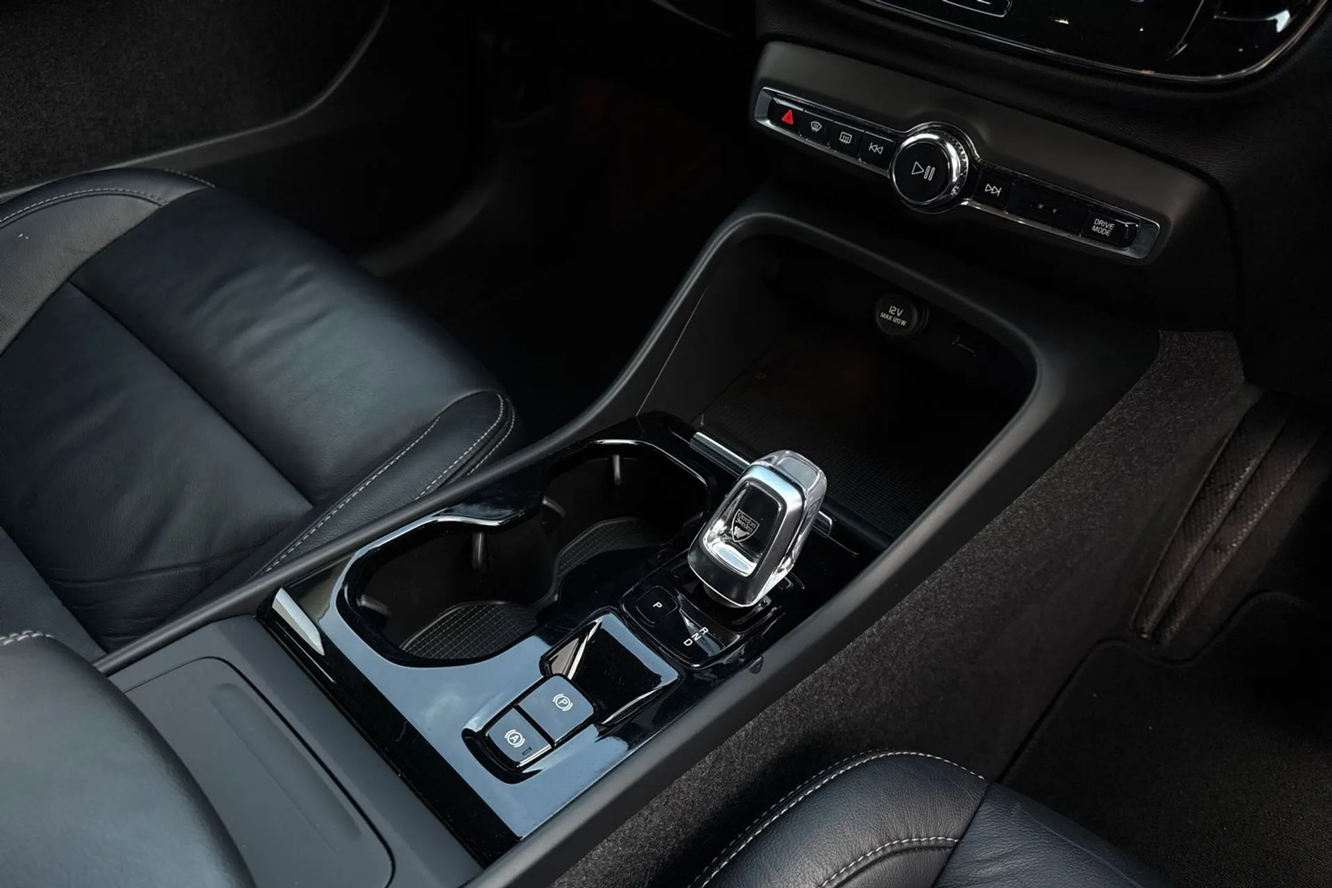 Volvo XC40 thumbnail image number 44