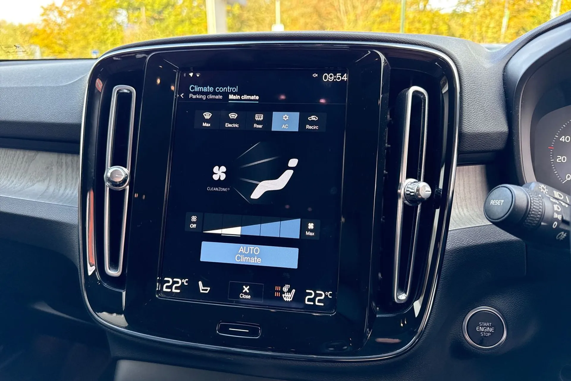 Volvo XC40 thumbnail image number 38