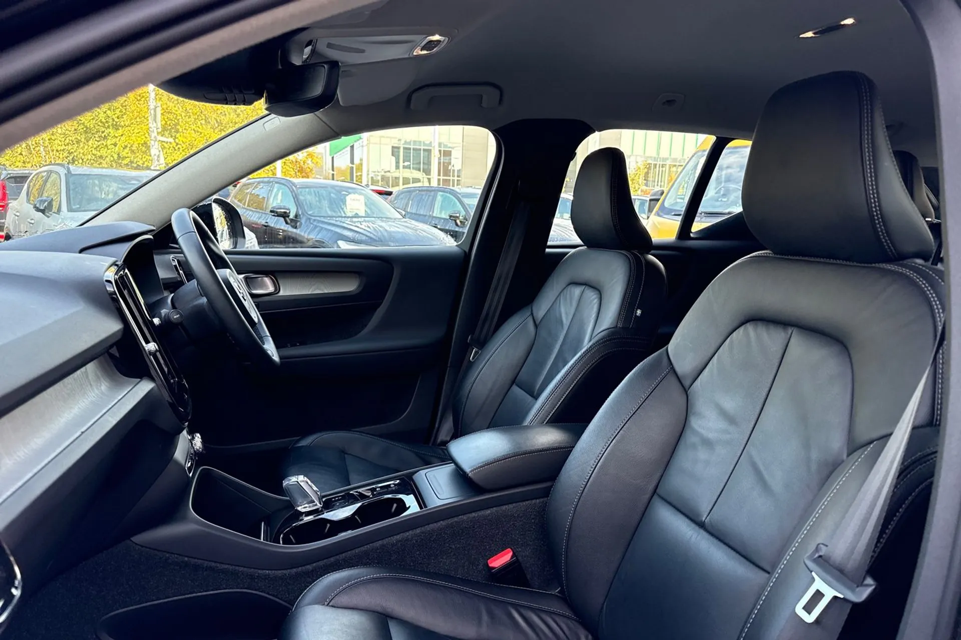 Volvo XC40 thumbnail image number 28