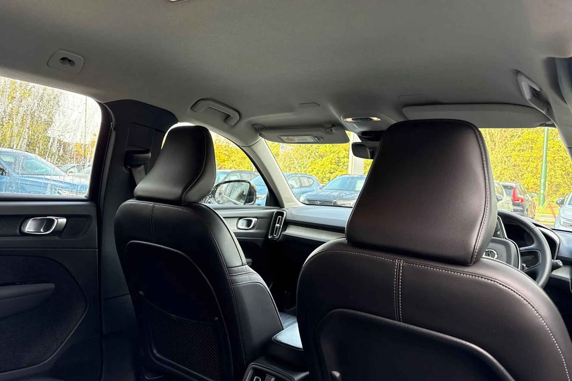 Volvo XC40 thumbnail image number 24