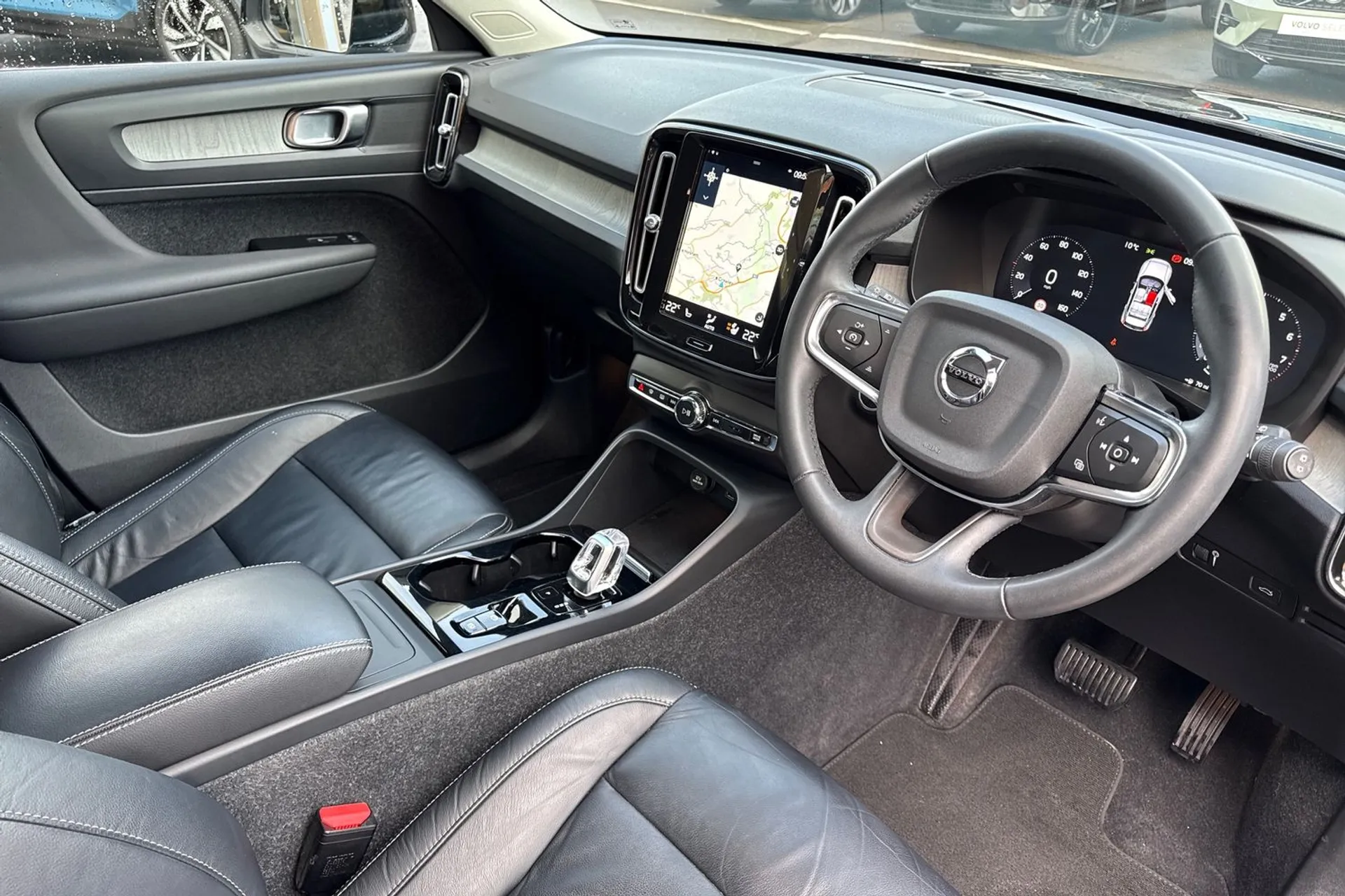 Volvo XC40 thumbnail image number 6