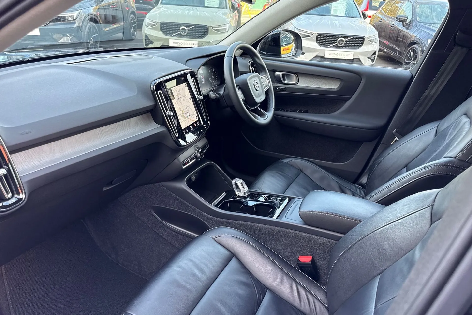 Volvo XC40 thumbnail image number 27