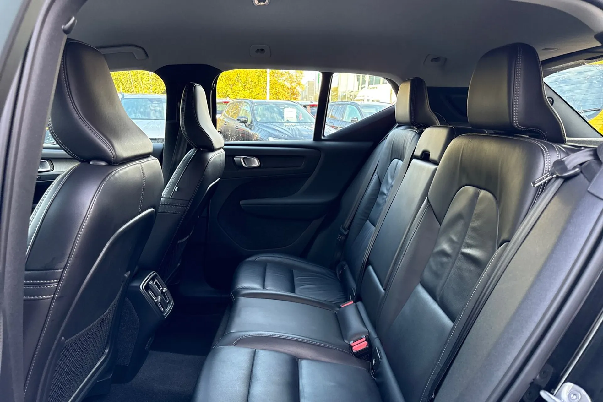 Volvo XC40 thumbnail image number 30