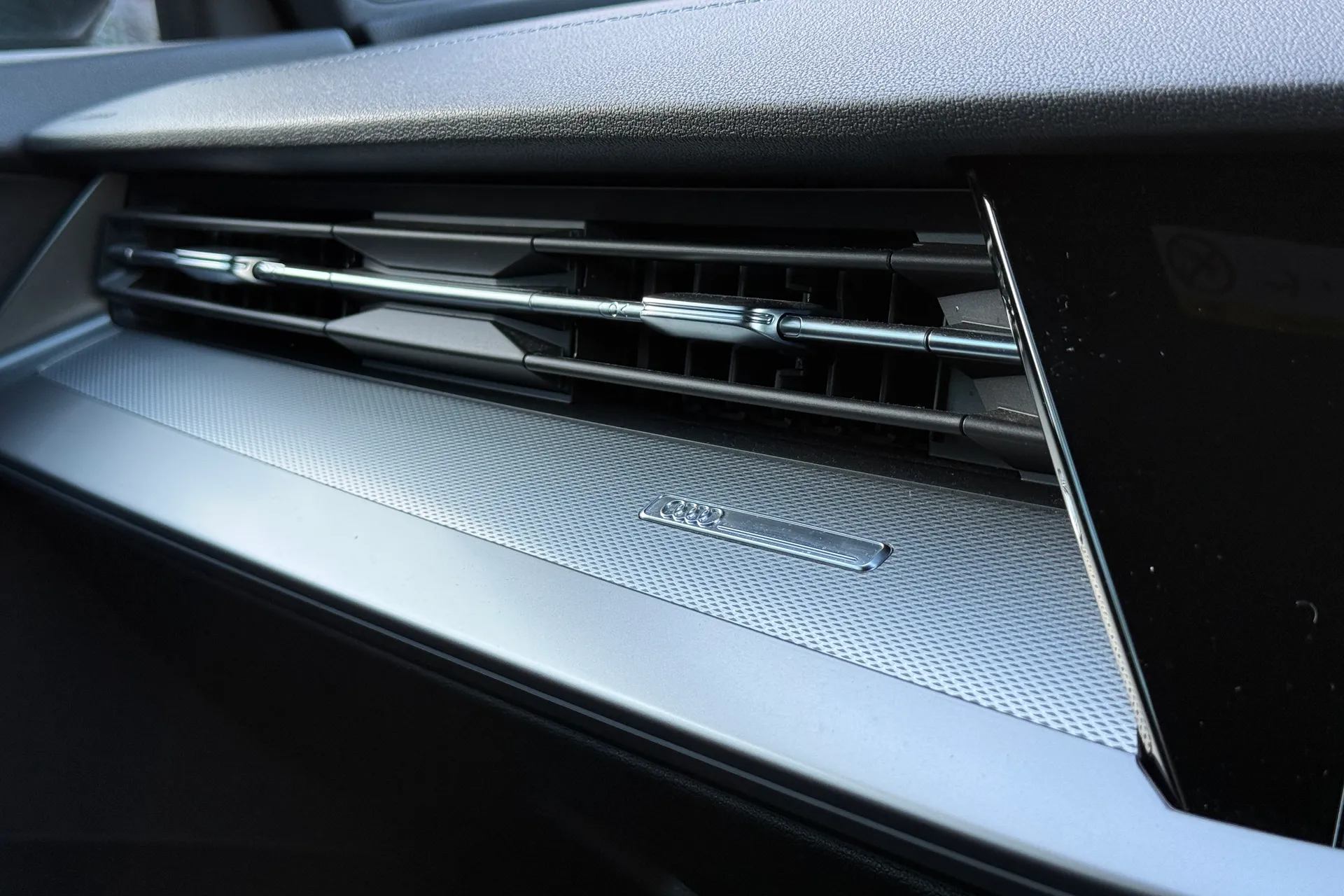 Audi A3 thumbnail image number 20