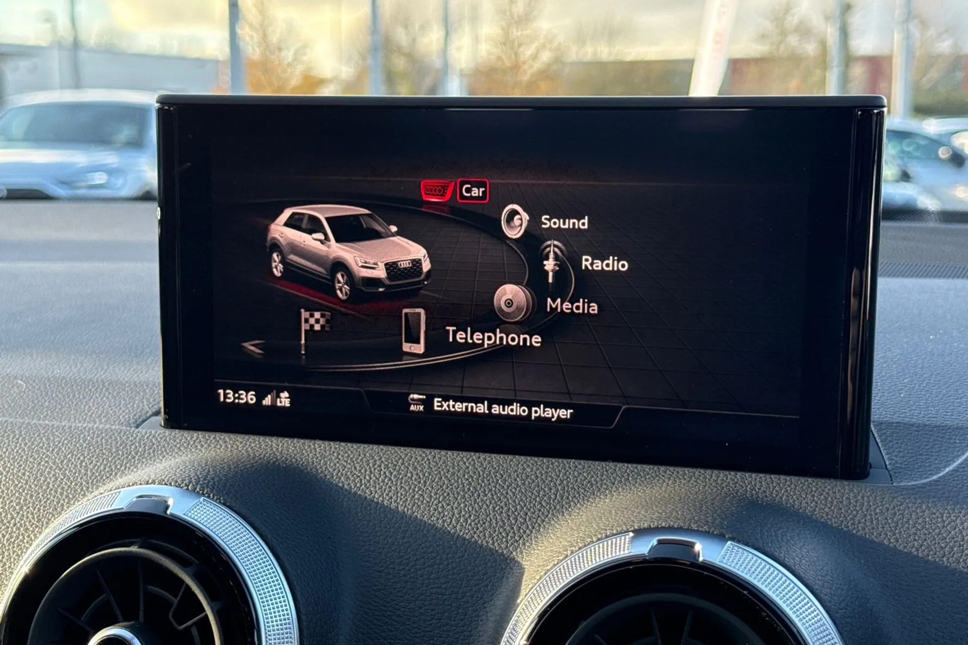 Audi Q2 thumbnail image number 29