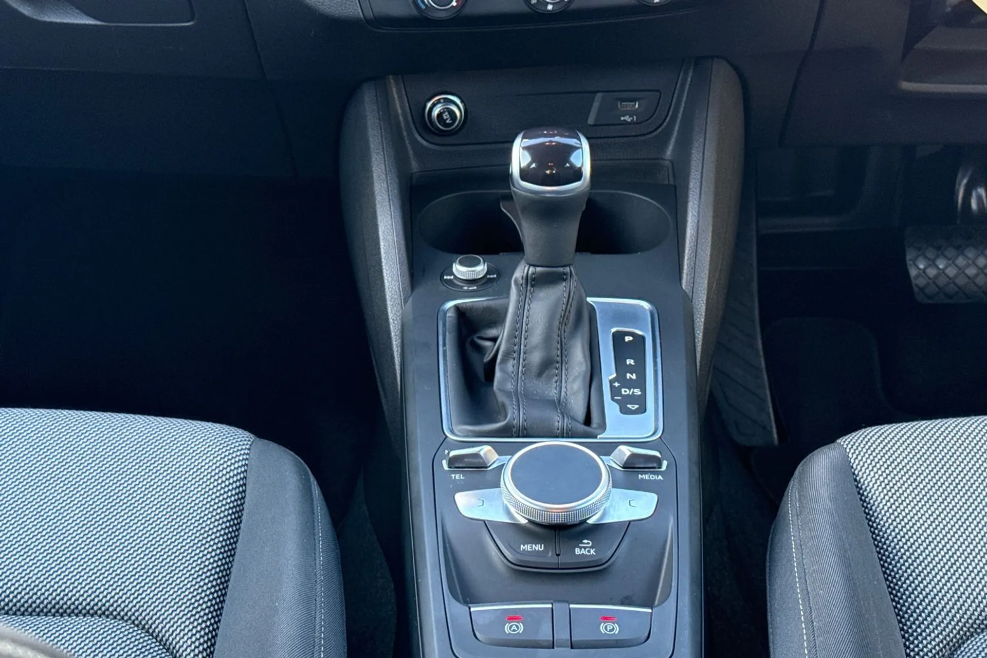 Audi Q2 thumbnail image number 43