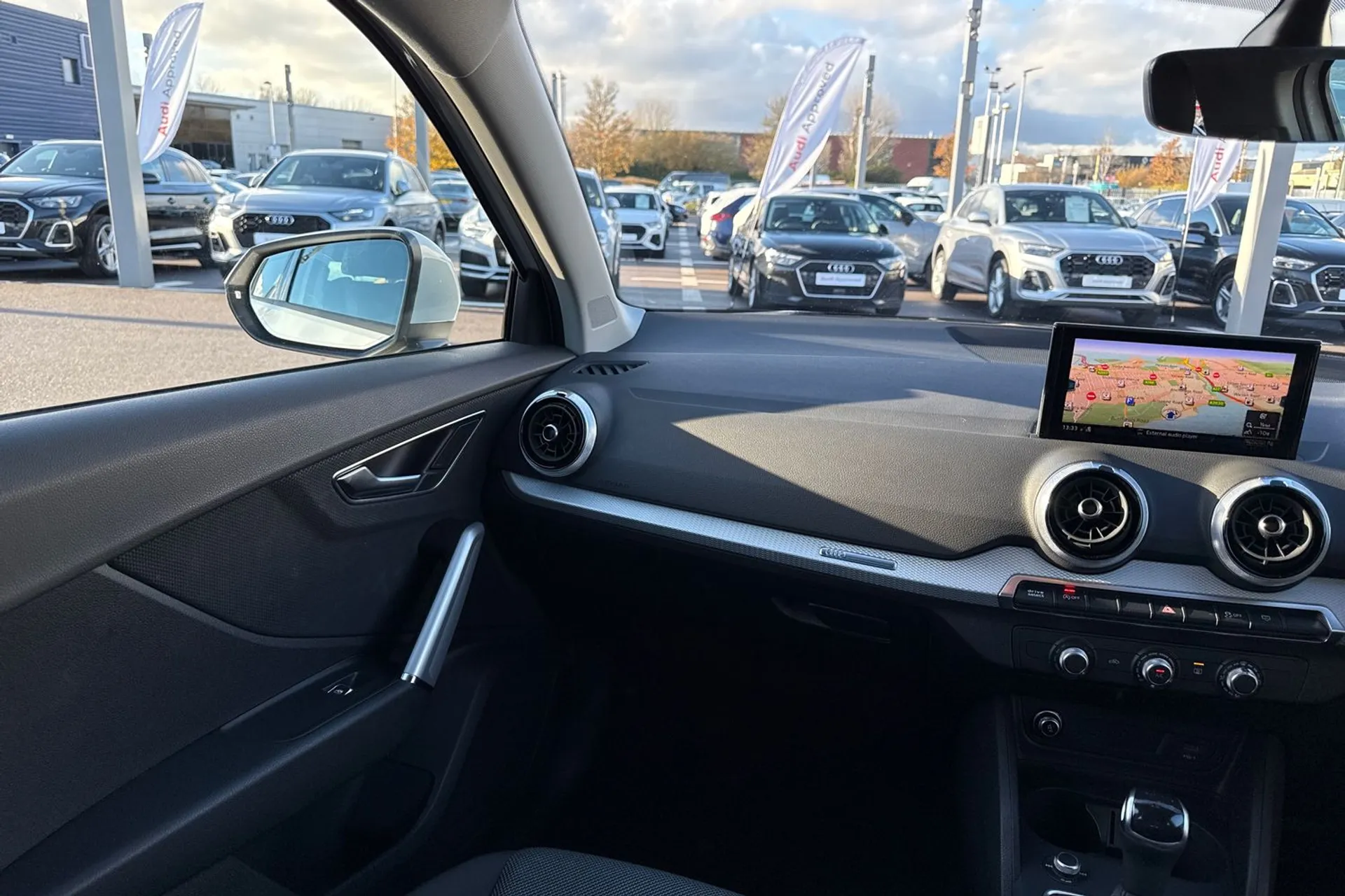 Audi Q2 thumbnail image number 41