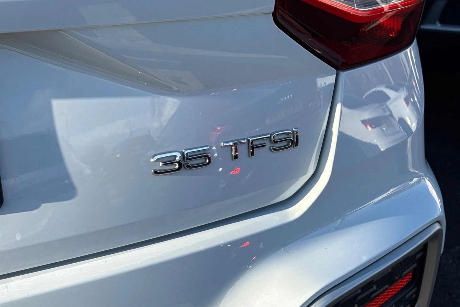 Audi Q2 thumbnail image number 15