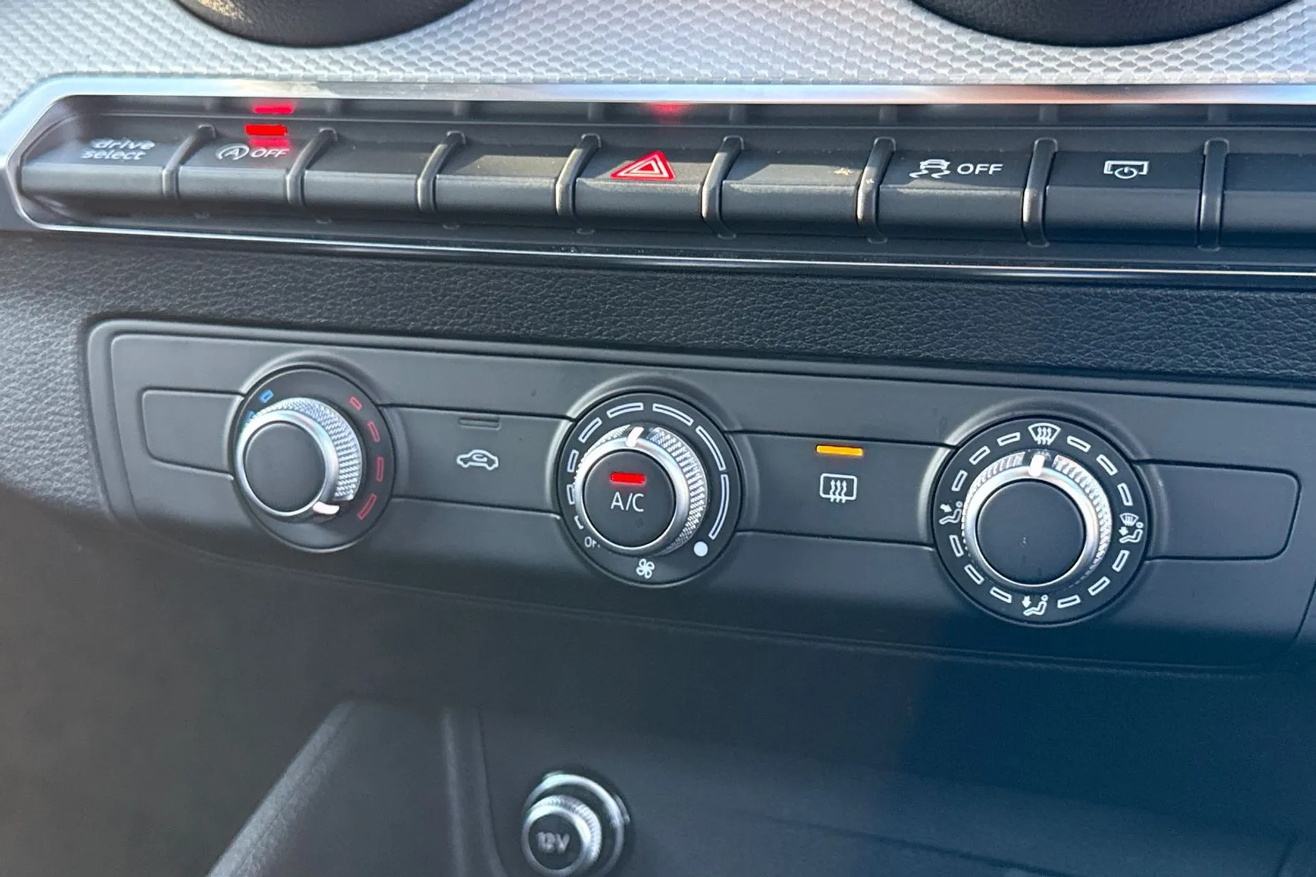 Audi Q2 thumbnail image number 34