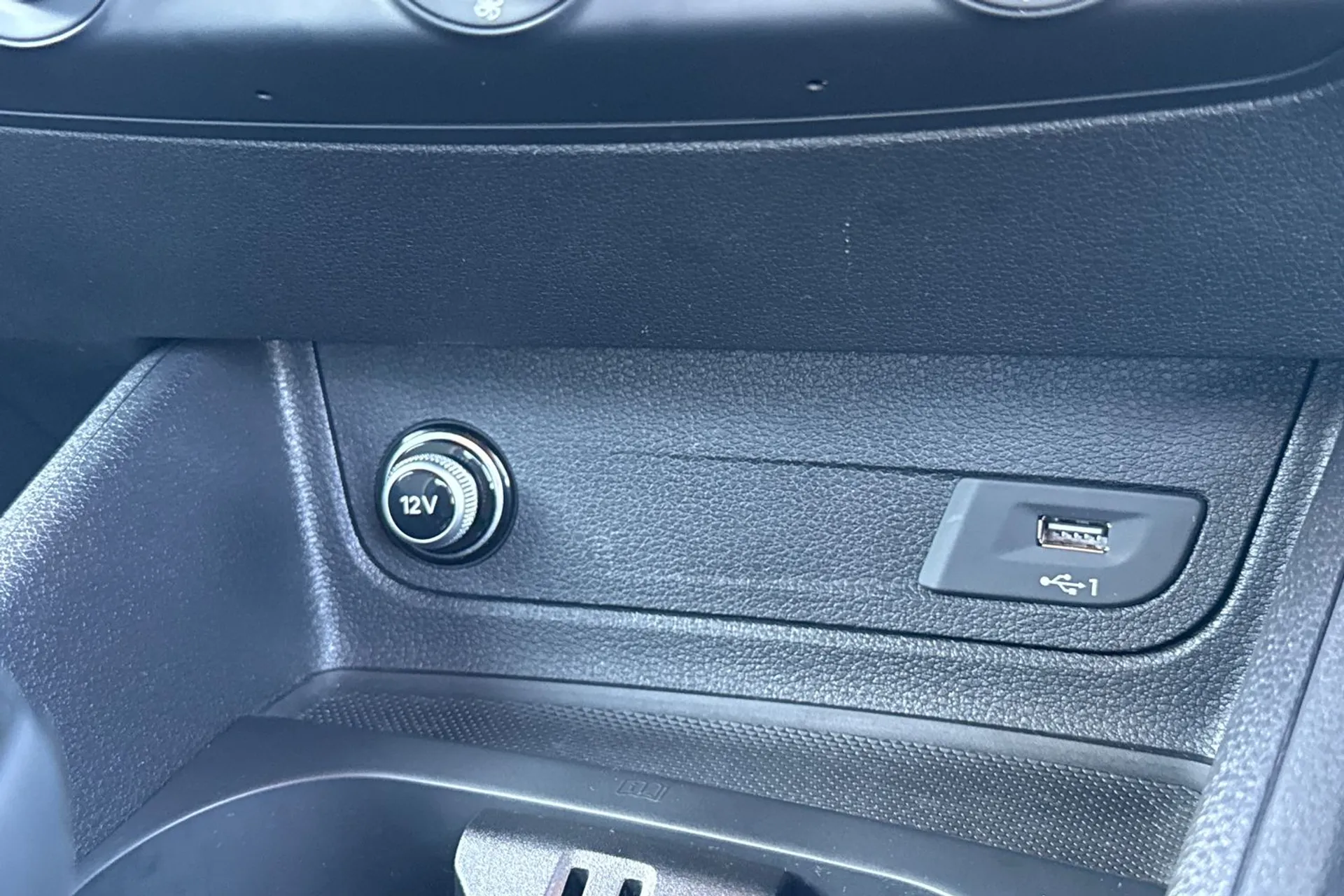 Audi Q2 thumbnail image number 48