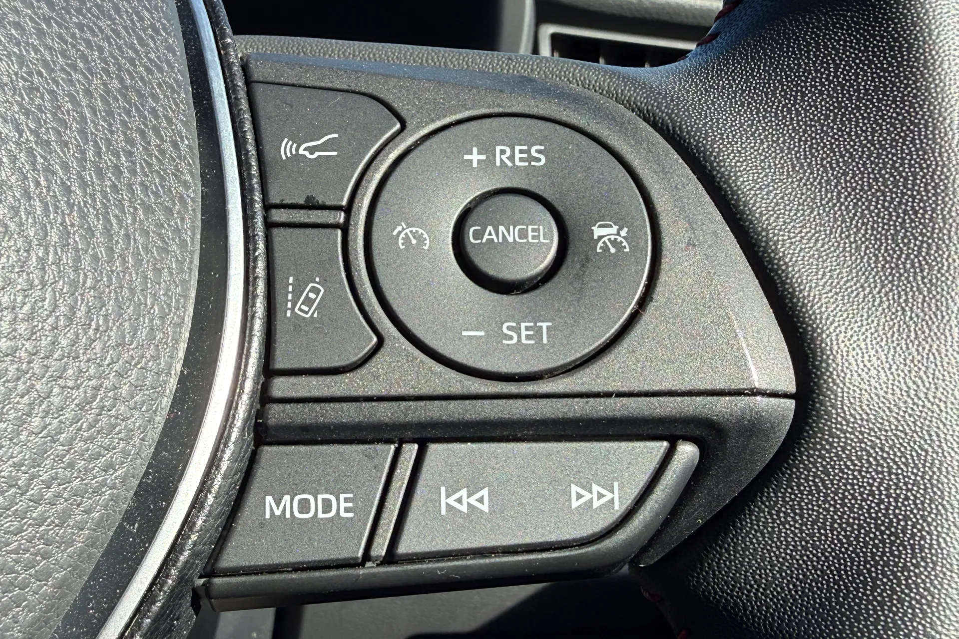 TOYOTA RAV4 thumbnail image number 17