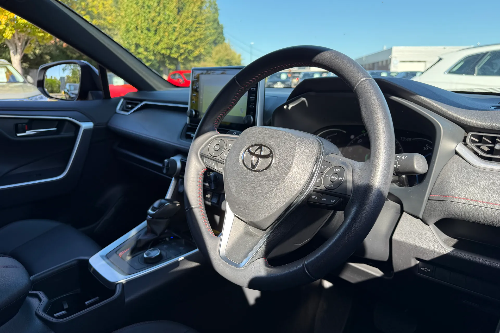 TOYOTA RAV4 thumbnail image number 23